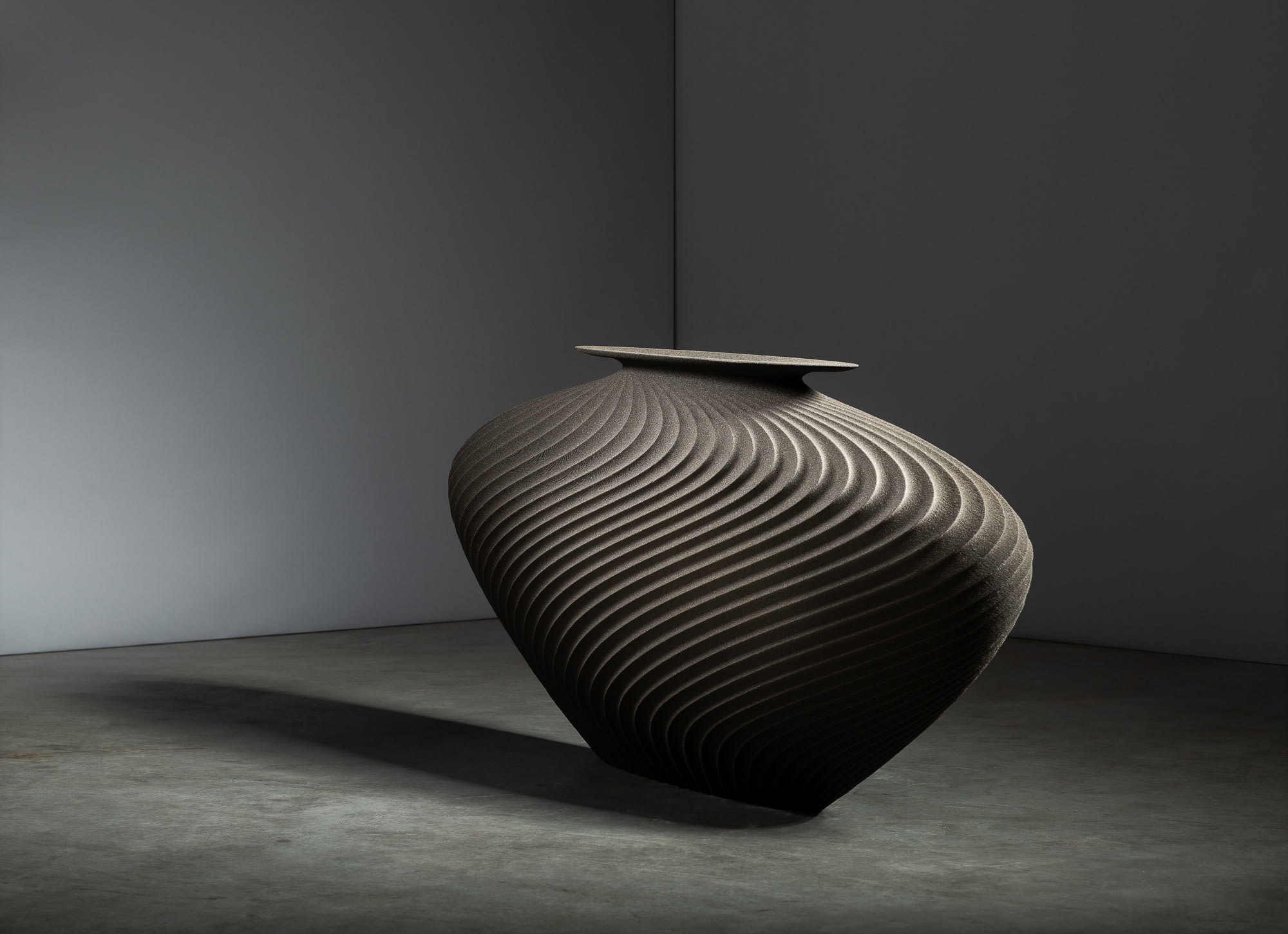 Gareth Neal, SiO2 Flat Vessel (Large), 2020