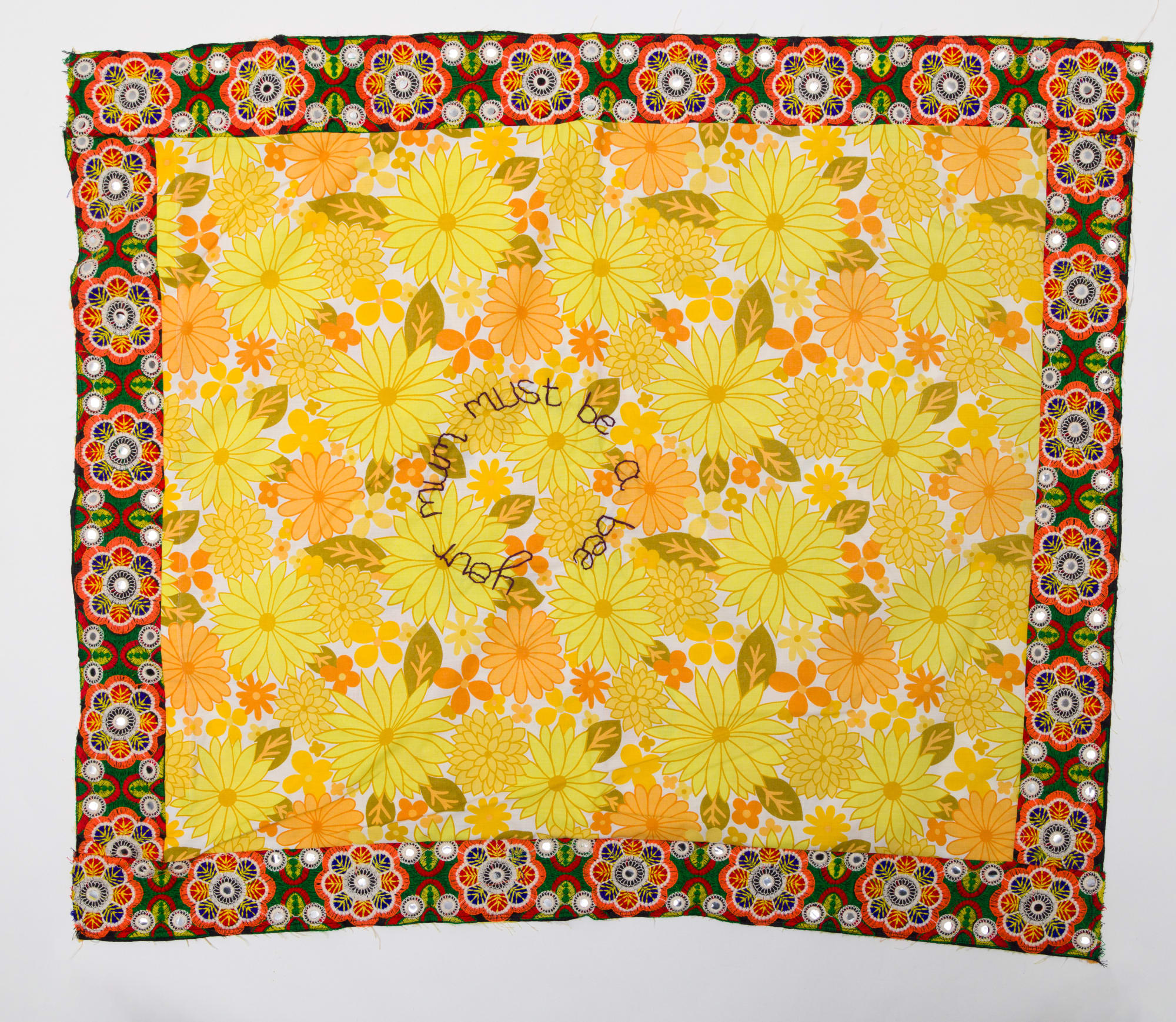 Aya Haidar, امك لازم تكون نحلة (Tolteesh series), 2019