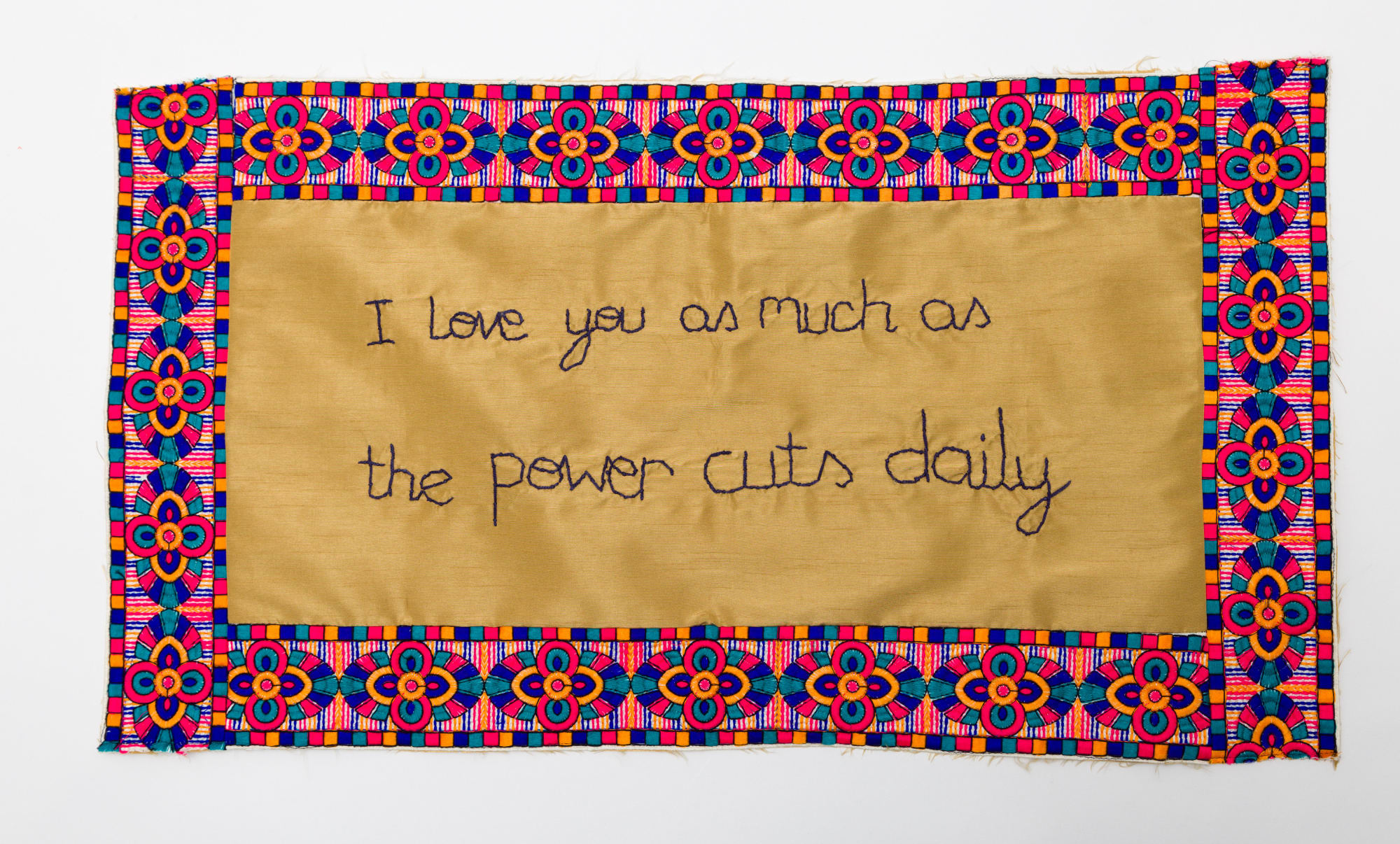 Aya Haidar, -بحبك قد ما بتنقطع الكهربا (Tolteesh series), 2019