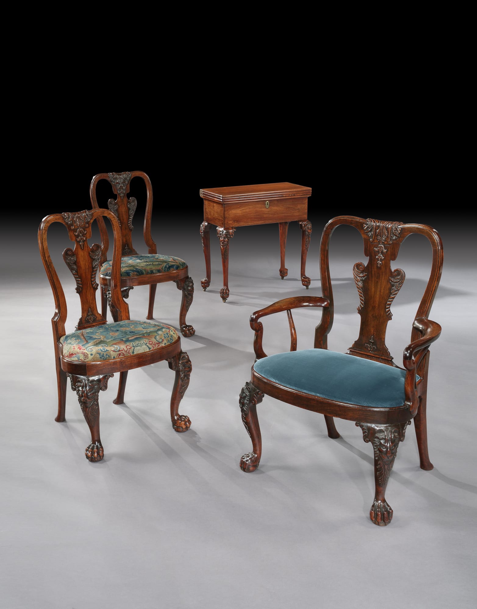 The Chinese Export ‘Lion Mask’ Huang-Huali Suite