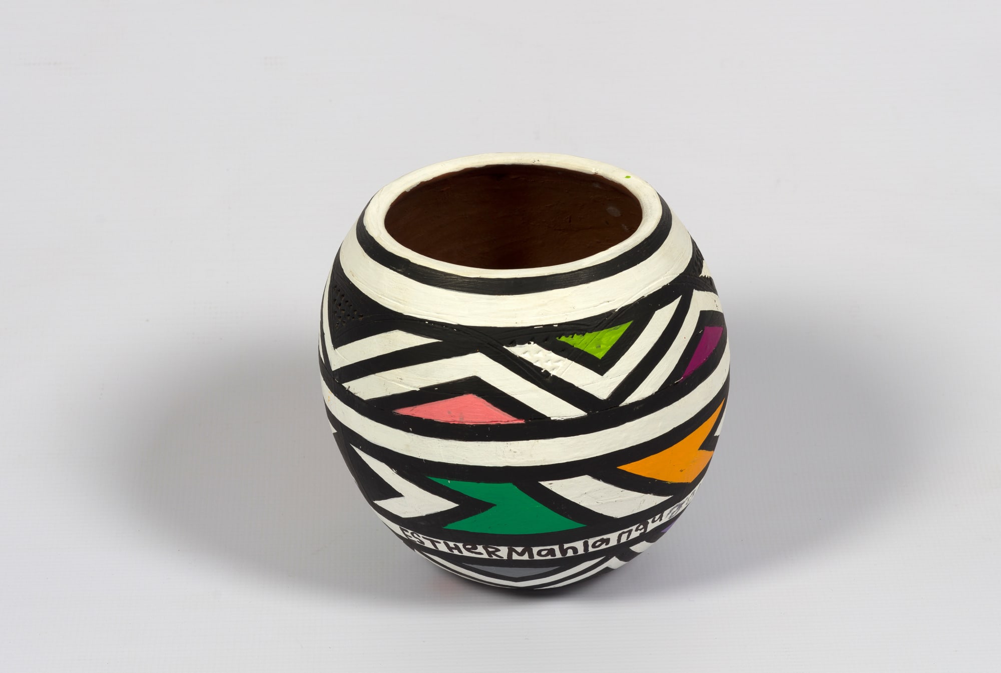 Dr. Esther Mahlangu, Ndebele Clay Pot 3, 2019