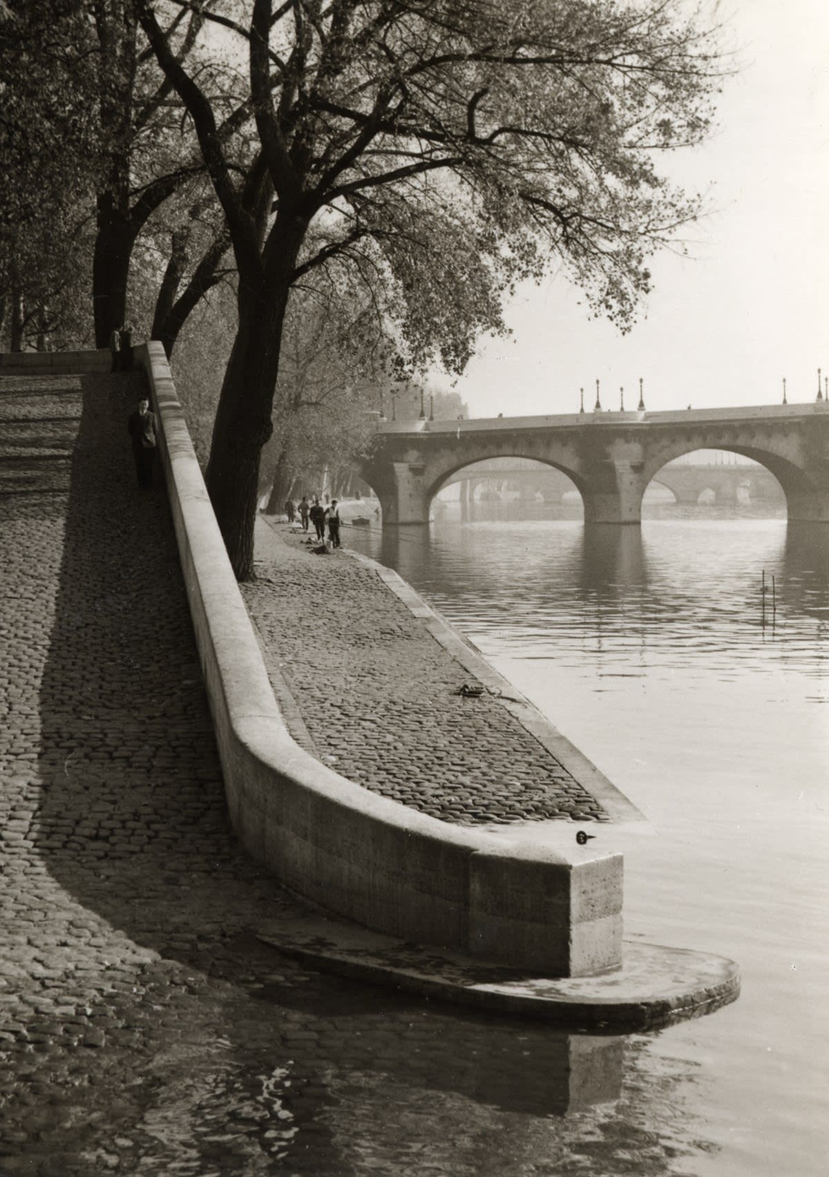 Dorothy Bohm, The Seine, Quai du Louvre and Pont Neuf, Paris,, 1955