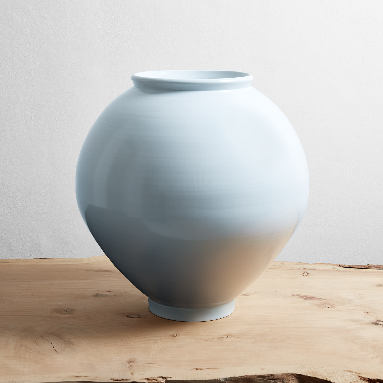 Kim Yikyung, Moon Jar, 2017