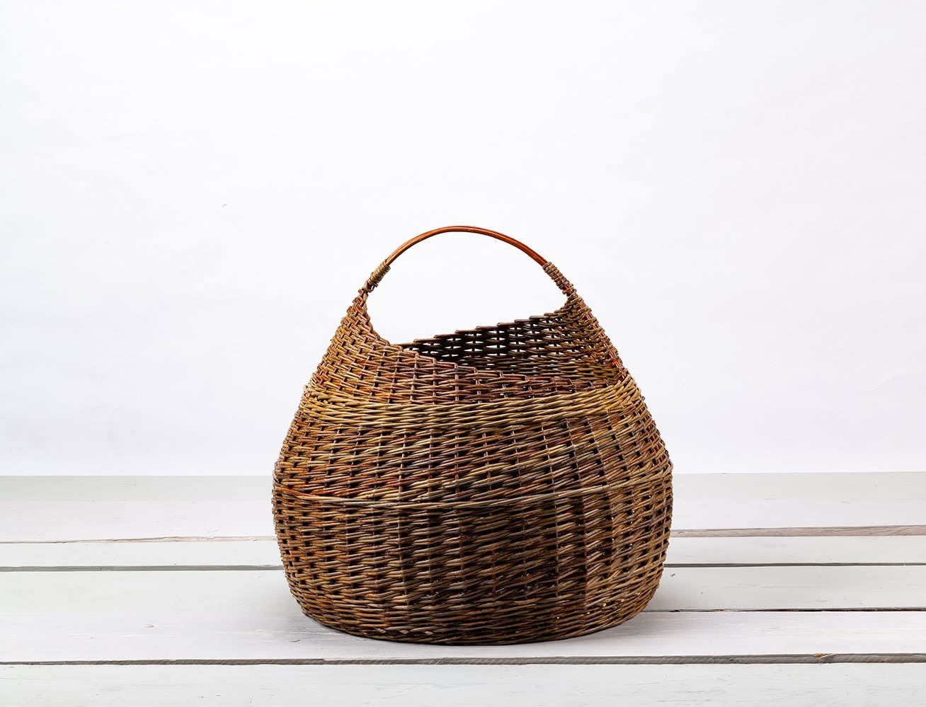 Sue Kirk, Small Curvaceous Asymmetric, 2023