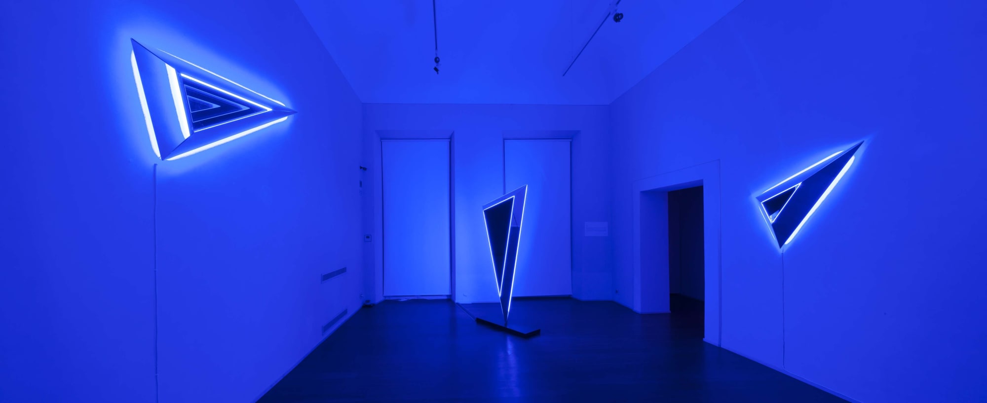 Nanda Vigo: Light Trek - ABC-ARTE Contemporary art Gallery - 2014-2015 Deep Space, 2014, 100 x 65 x 15 cm - 39 5/16 x 25 9/16 x 5 14/16 ins, specchio, vetro e luci neon Deep Space, 2014, 200 x 100 x 40 cm - 78 11/16 x 39 5/16 x 15 11/16 ins, specchio, vetro e luci neon Deep Space, 2014, 190 x 65 x 15 cm - 74 12/16 x 25 9/16 x 5 14/16 ins, specchio, vetro e luci neon