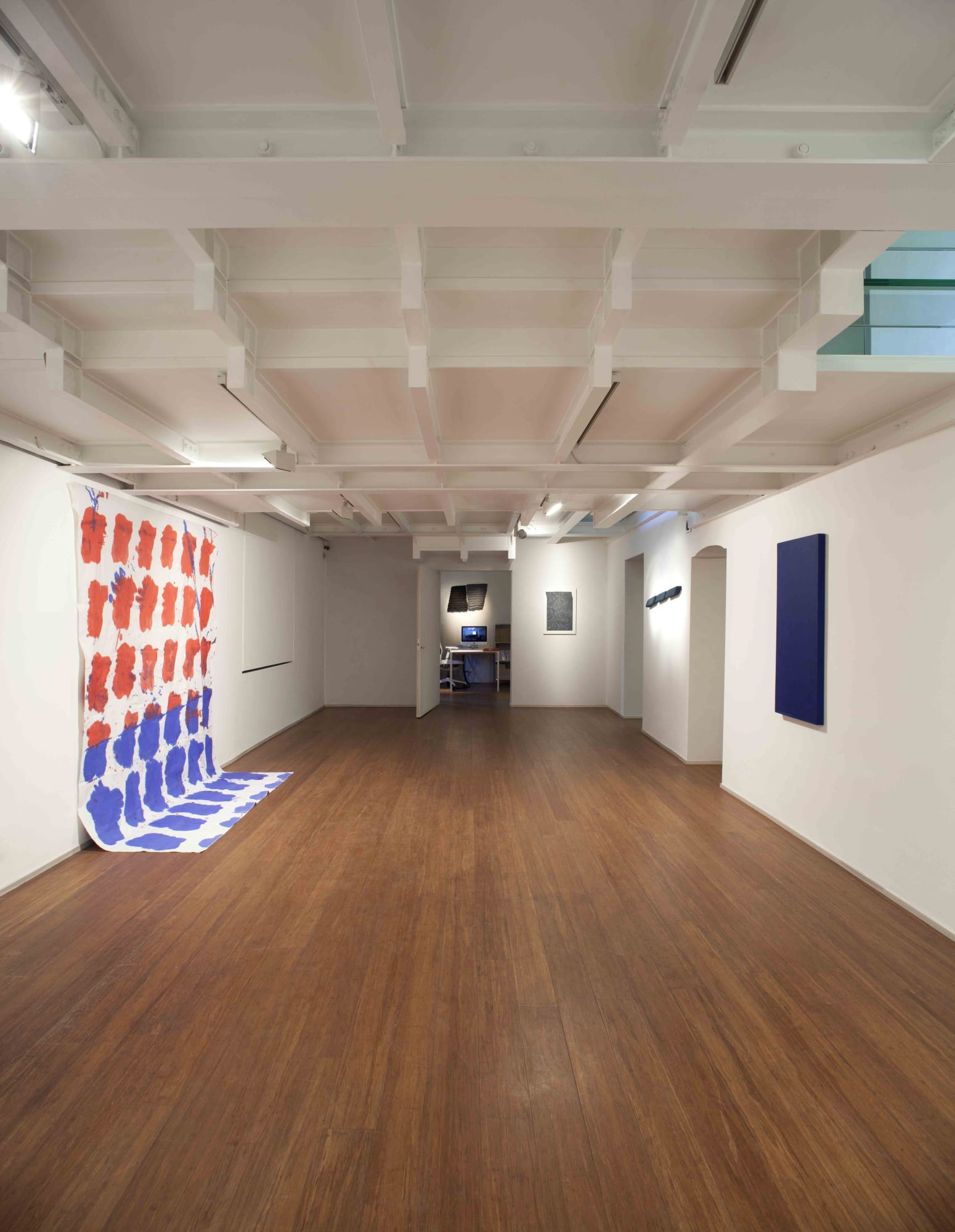 Erbern - Pinelli - Viallat: La pittura in sé - The painting itself – ABC-ARTE Contemporary art Gallery – 2015 Claude Viallat, 016, 1975, 280 x 210 cm - 110 1/4 x 82 5/8 in, tecnica mista Pino Pinelli, Topologia, 1973, 70 x 50 cm - 27 1/2 x 19 3/4 in, acrilico su tela Pino Pinelli, Pittura GR 3 elementi, 1977, 7 x 41 cm - 2 3/4 x 16 1/8 in, tecnica mista Pino Pinelli, Pittura BL, 1974/1975, 112 x 52 cm - 44 1/8 x 20 1/2 in, acrilico su tela