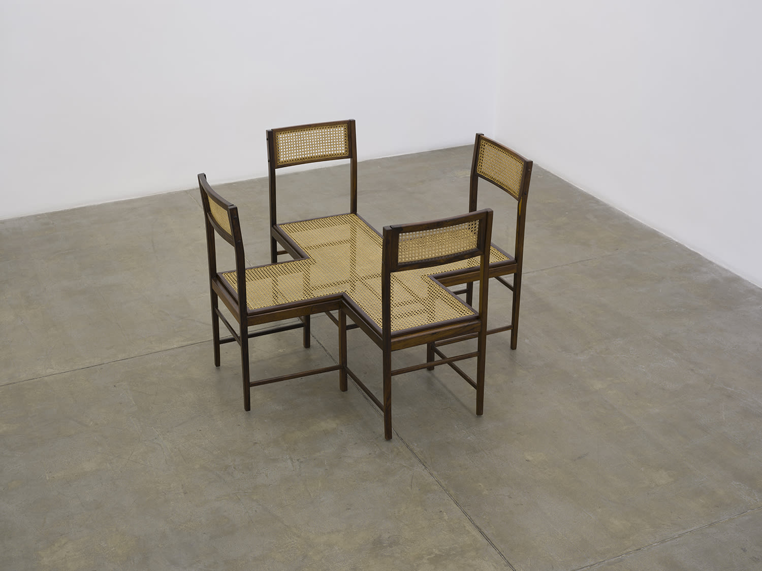 Valeska Soares Lugar Comum, 2016 Wood and straw 34 3/8 x 51 1/8 x 51 1/8 in (87.5 x 130 x 130 cm) Collection of Santa Barbara Museum of Art