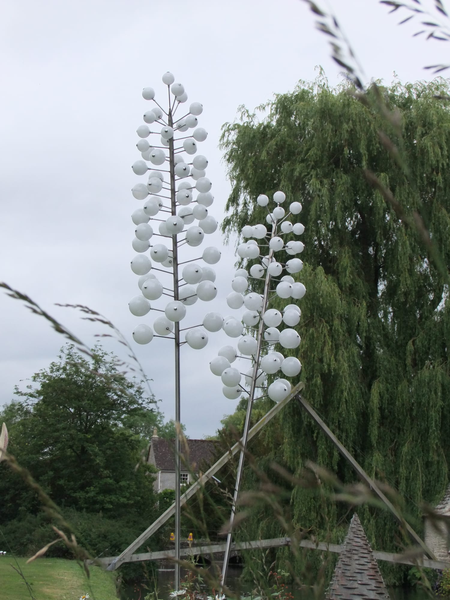 Colin & Louise Hawkins, Plantain