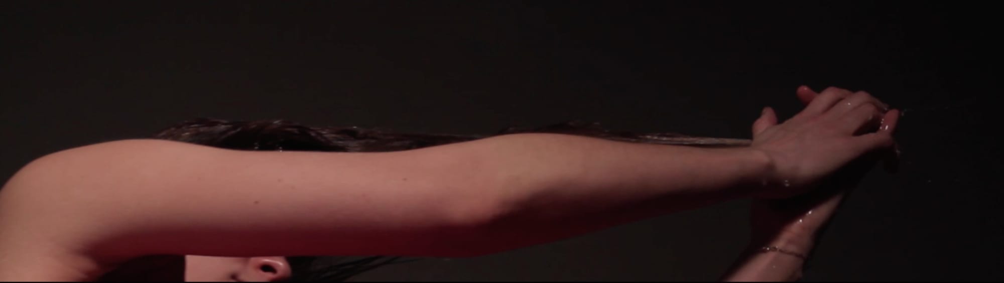 Young Girl Reading Group 150: Le Musée Menteur