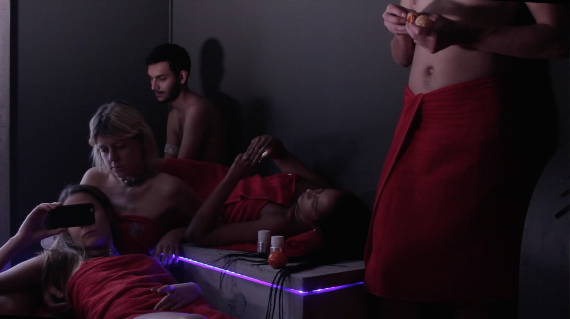 Young Girl Reading Group 150: Le Musée Menteur