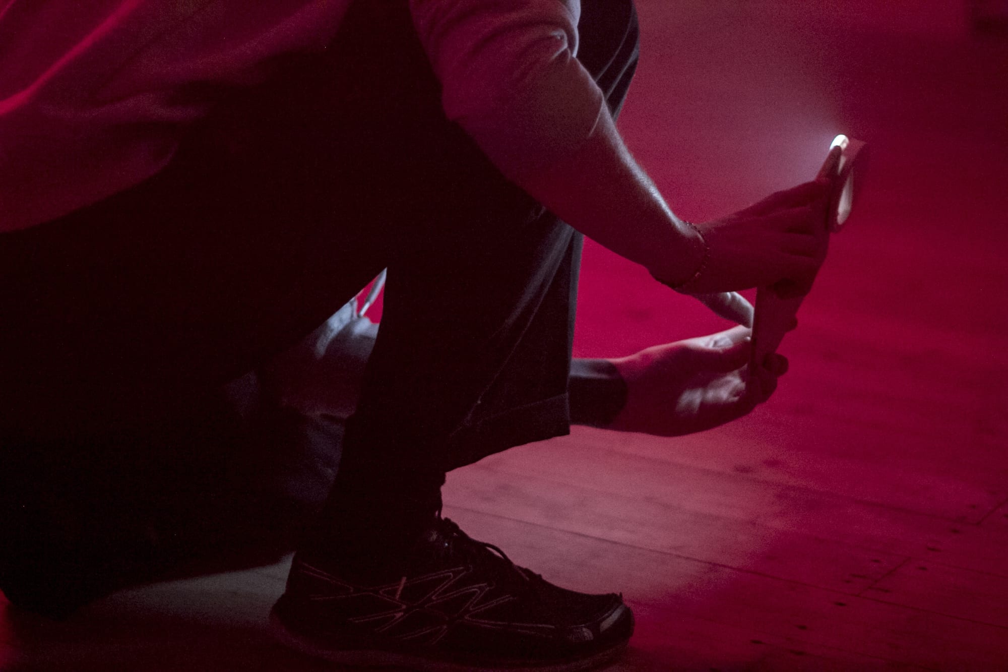 Young Girl Reading Group 150: Le Musée Menteur