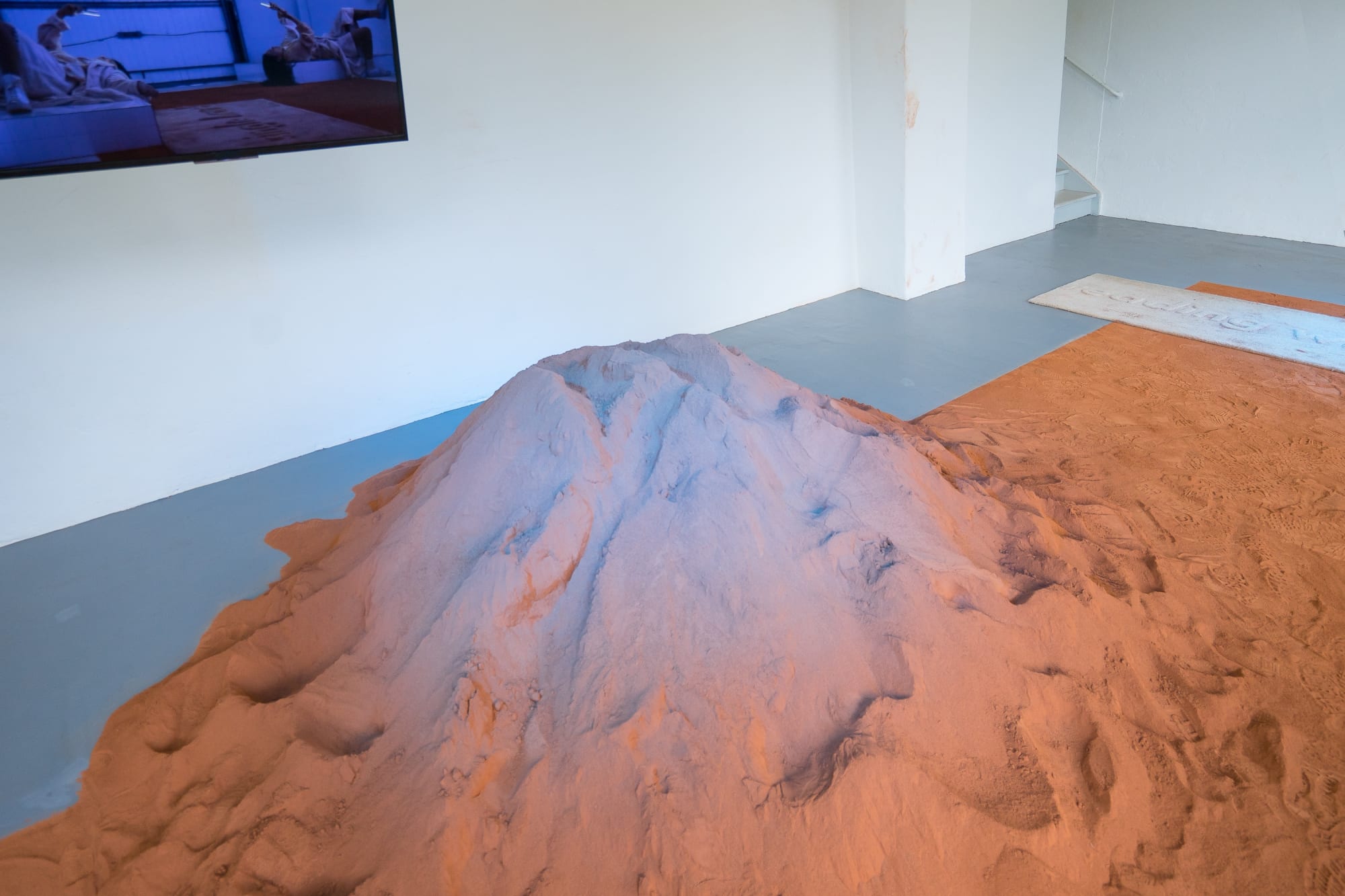 YGRG14X: reading with a single hand VIII