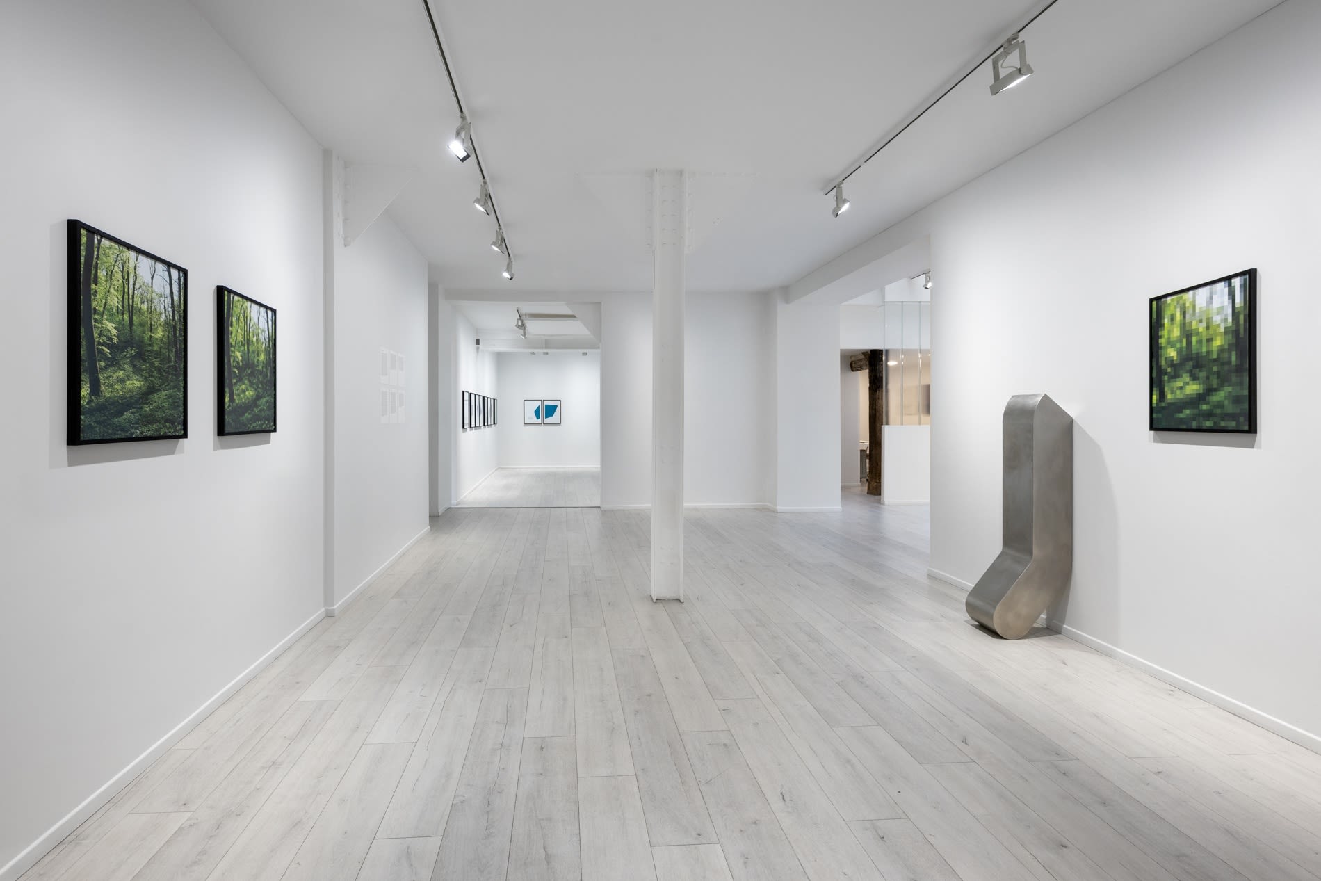 Terence Gower Installation view, Trois Installations at Andréhn-Schiptjenko Paris, 2025.