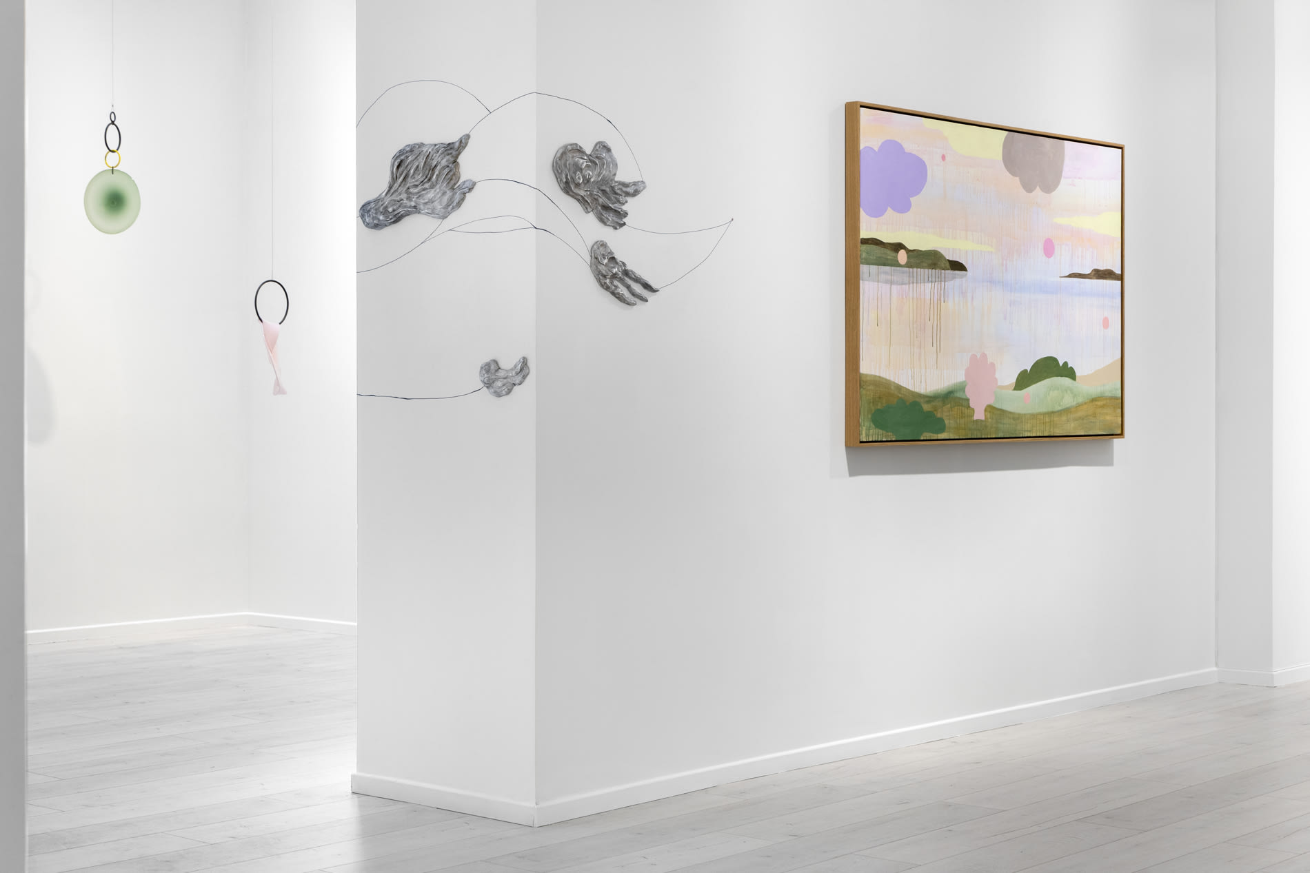 Carin Ellberg Installation view, Coastal settlers and species from the sea, Andréhn-Schiptjenko Paris, 2025.