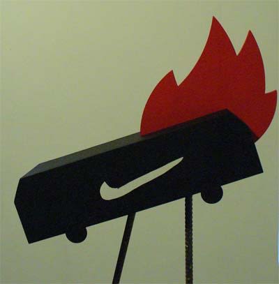 Девять горящих автомобилей