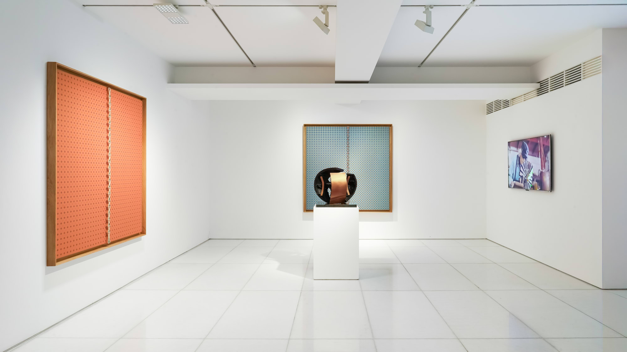 UM Tai-Jung: World Worlds