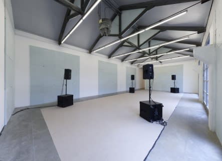 MEI GUI, INSTALLATION VIEW AT GALLERIA MASSIMO DE CARLO, 2006