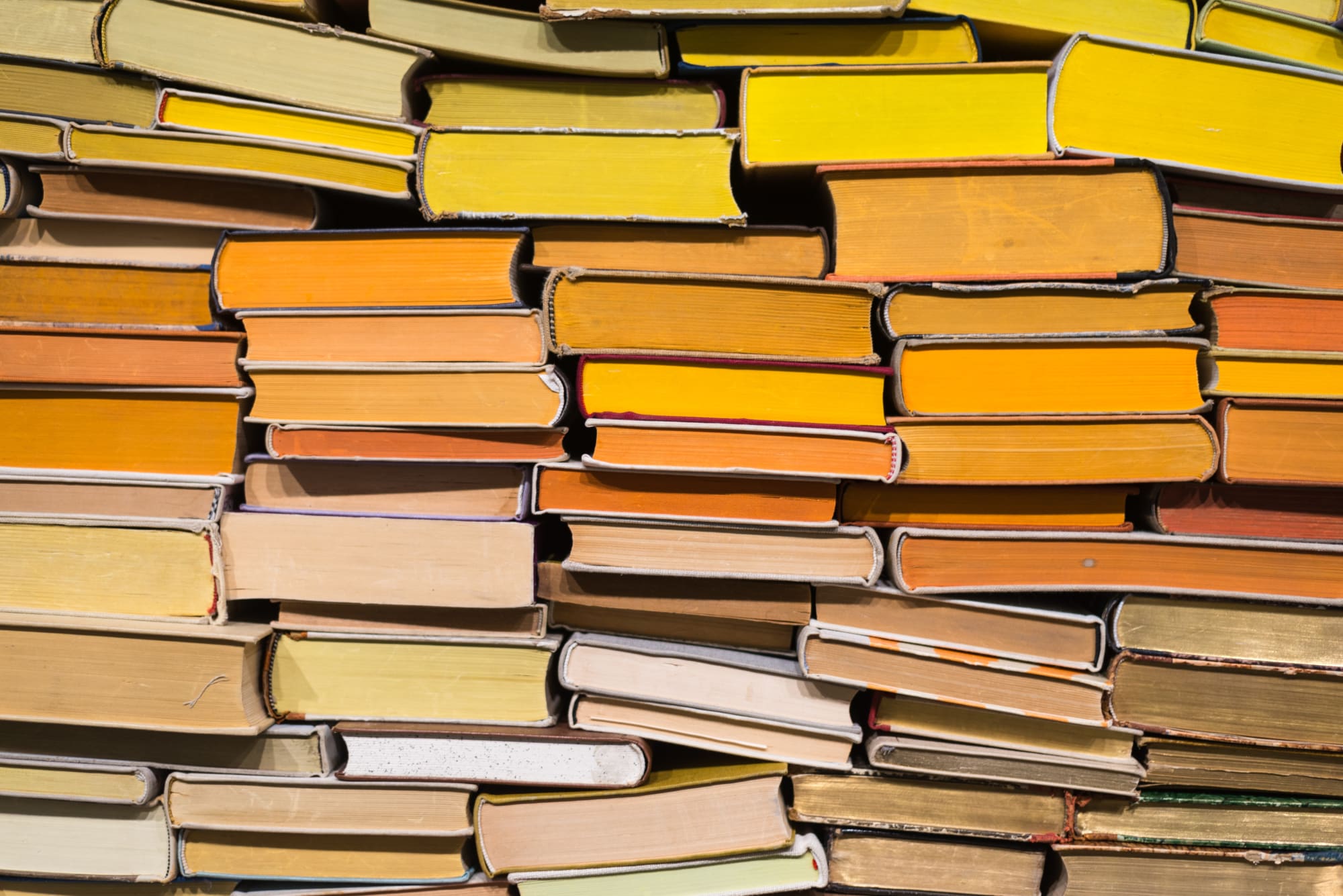 Enclosed Content Chatting Away in the Colour Invisibility