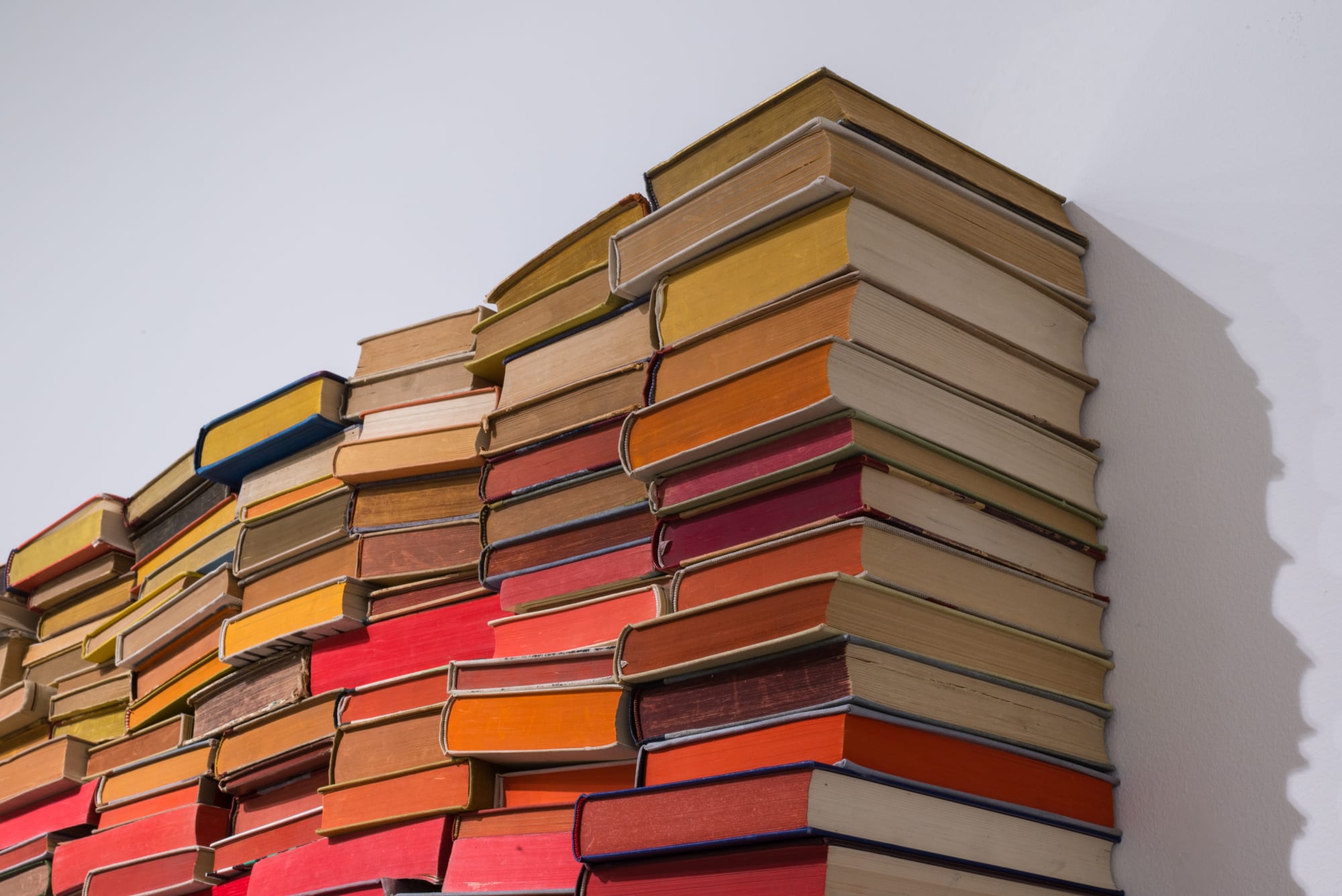 Enclosed Content Chatting Away in the Colour Invisibility