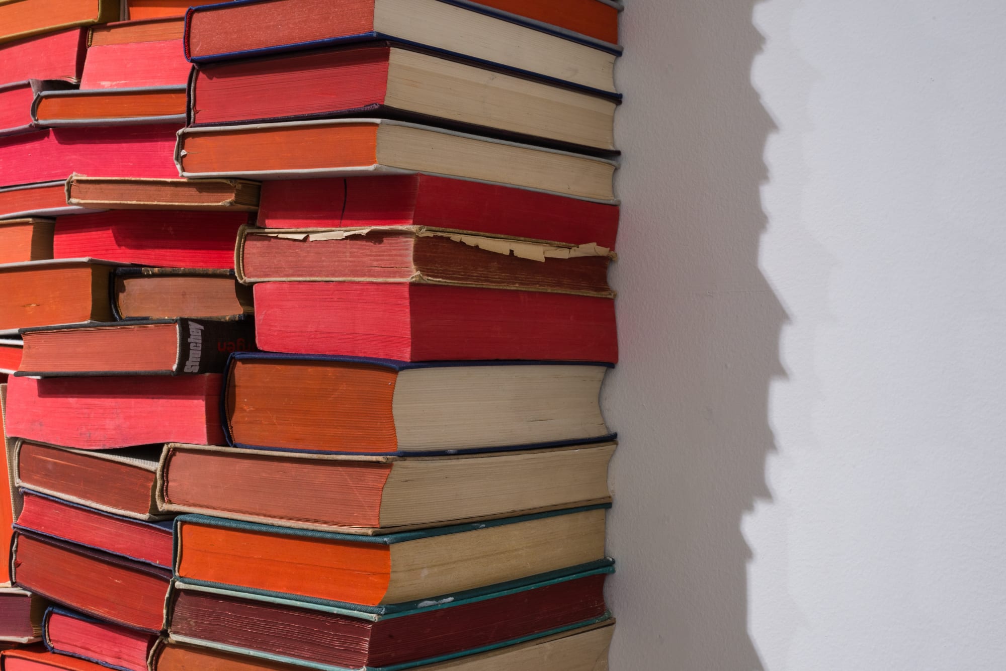 Enclosed Content Chatting Away in the Colour Invisibility