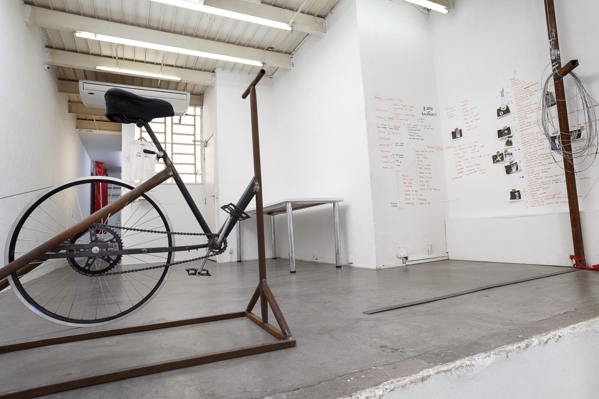 Laura Lima | Balé Literal