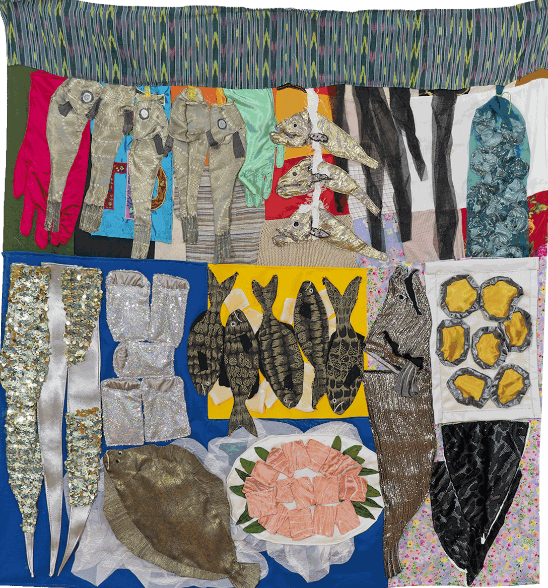 Fabric quilt that depicts a fish market in South Korea