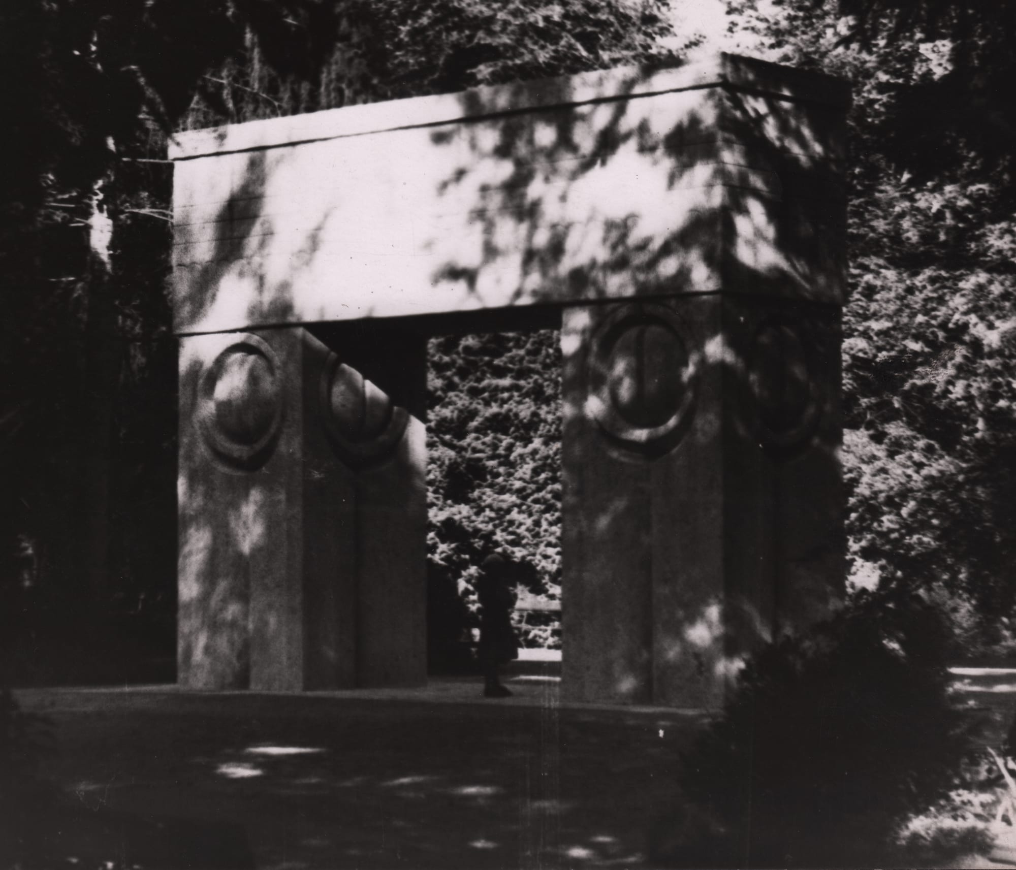 Gate of the Kiss (1) , 1937 - 1938