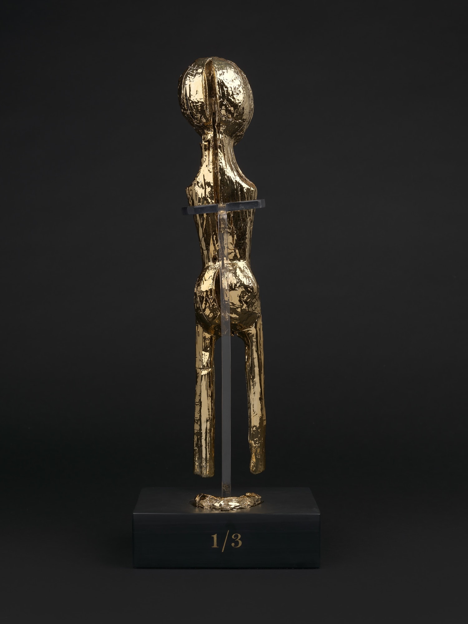 Tabletop Idol, 2021, polyester resin, 23ct gold, PETG, welsh slate, 57 x 20 x 17 cm