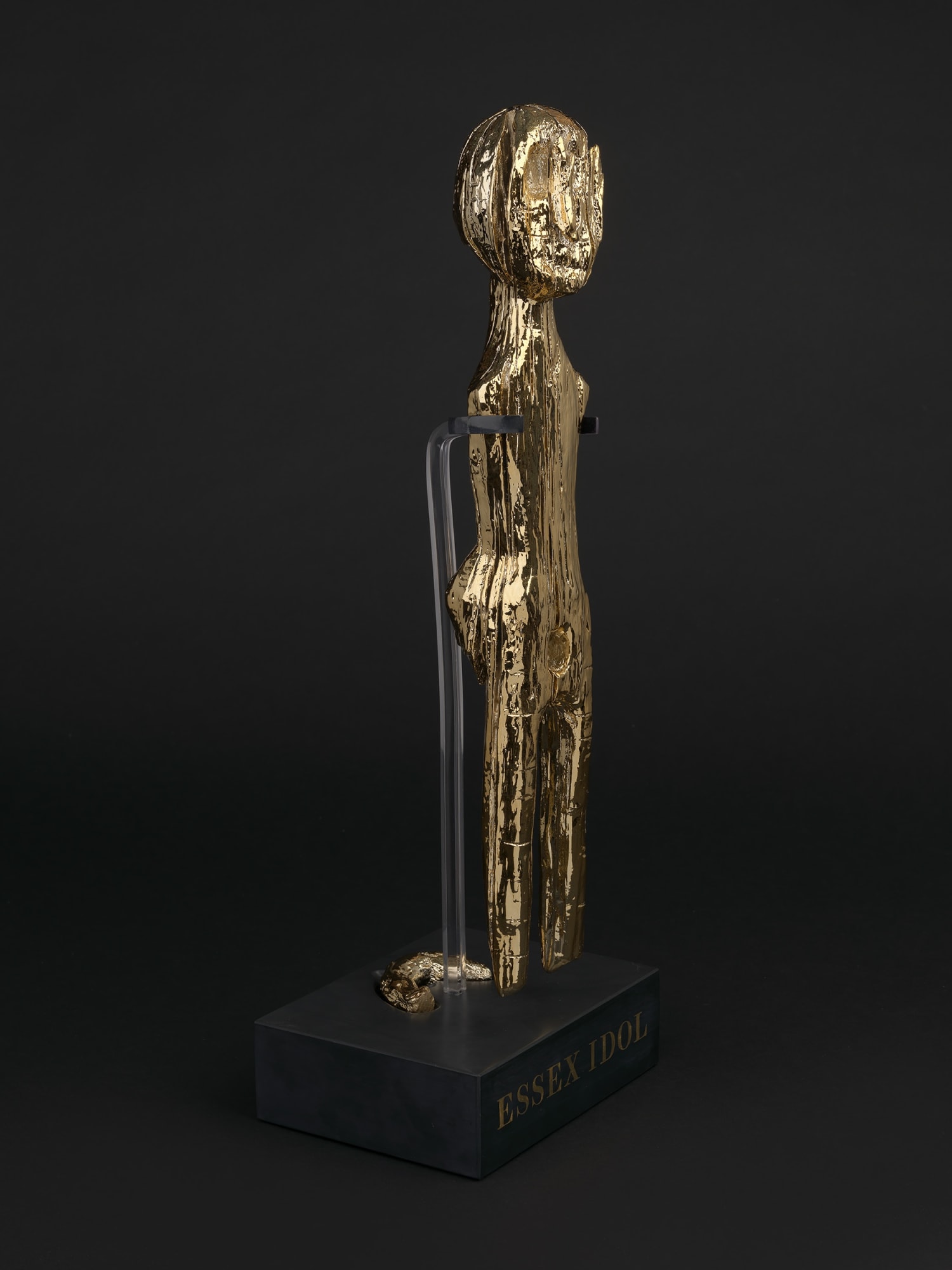 Tabletop Idol, 2021, polyester resin, 23ct gold, PETG, welsh slate, 57 x 20 x 17 cm