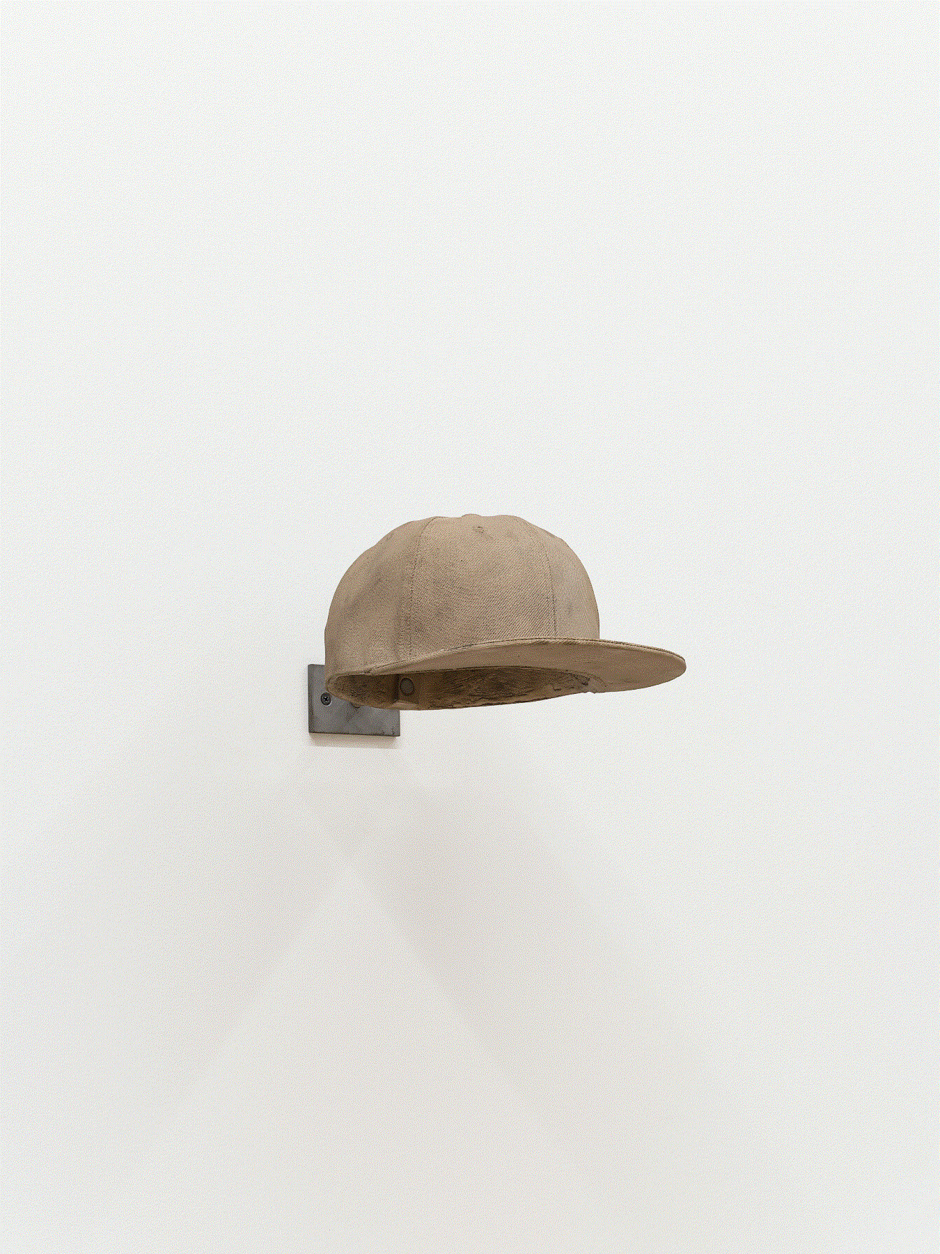 Azza El Siddique 7 3/8, 2022 Bronze © Azza El Siddique. Courtesy of the artist and Helena Anrather, New York. Photo credit: Sebastian Bach. High-Resolution Image