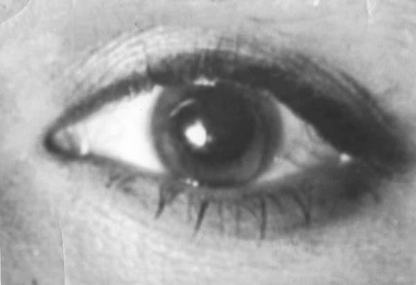 Zoe Crosher – Autoportrait