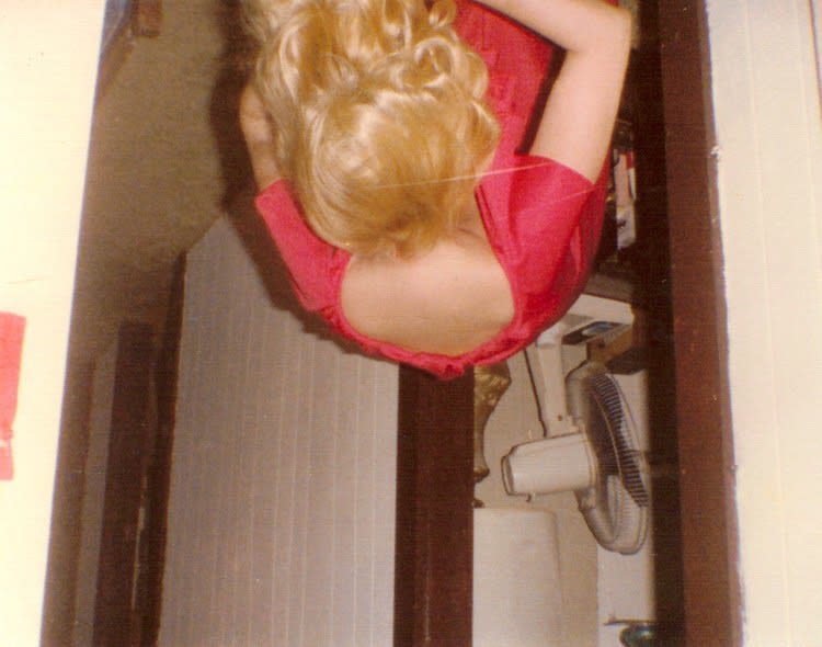 Zoe Crosher – Autoportrait