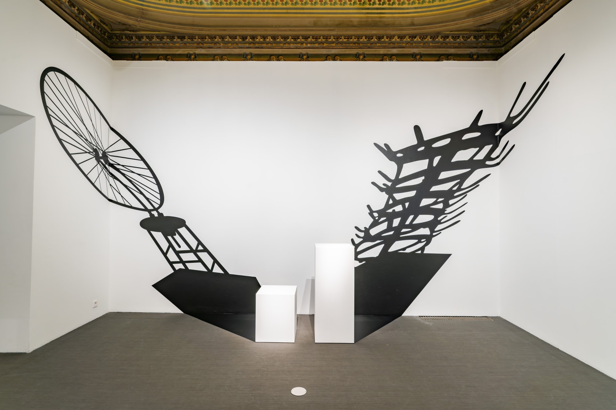 Regina Silveira: Destructures de Poder, La Virreina Centre de la Imatge, Barcelona, Espanha, 2024