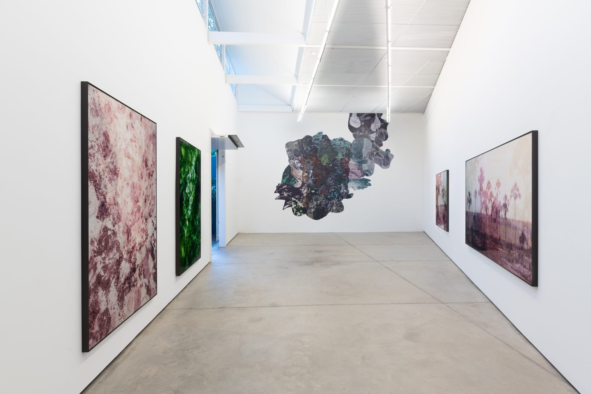 mundo do meio, Luciana Brito Galeria, São Paulo, 2023