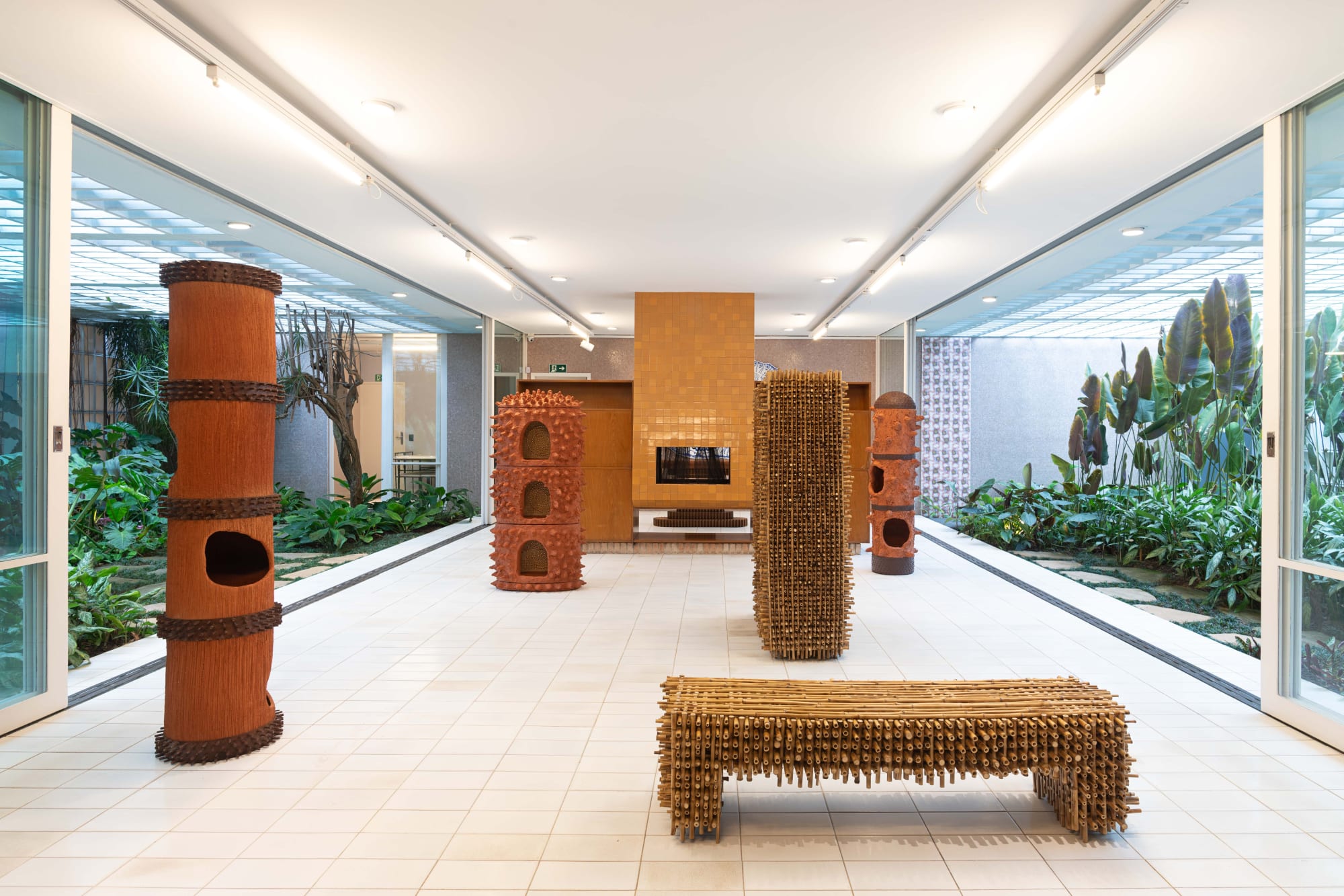 Eu Escuto, Luciana Brito Galeria, São Paulo, 2024