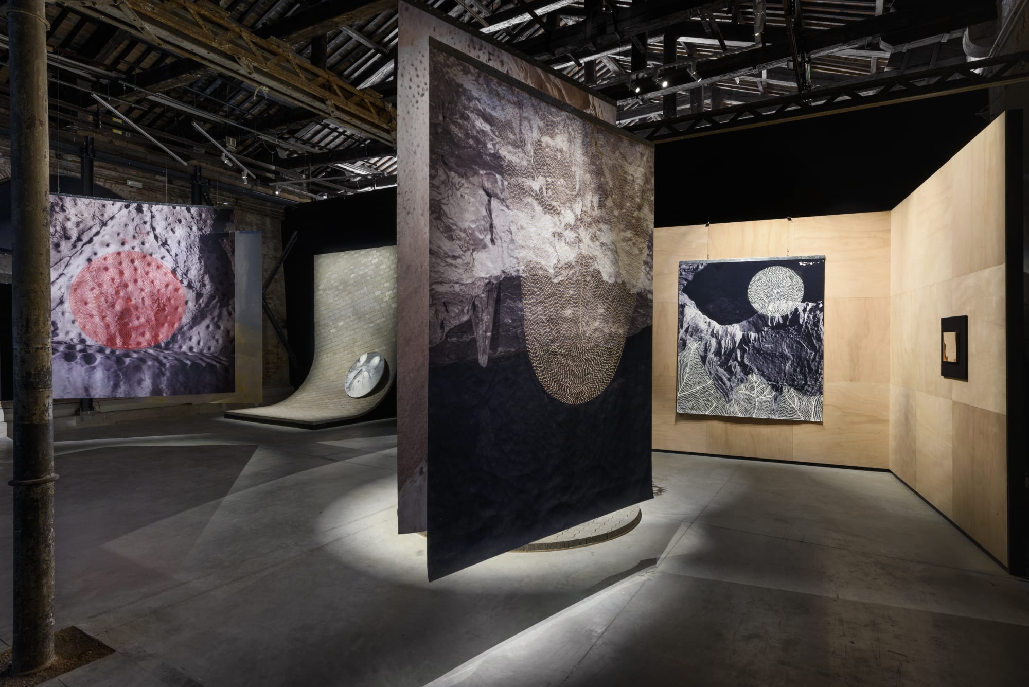 Radhika Khimji, Under Inner Under, Oman National Pavilion at La Biennale di Venezia, 2022. Photo credit: Thierry Bal.