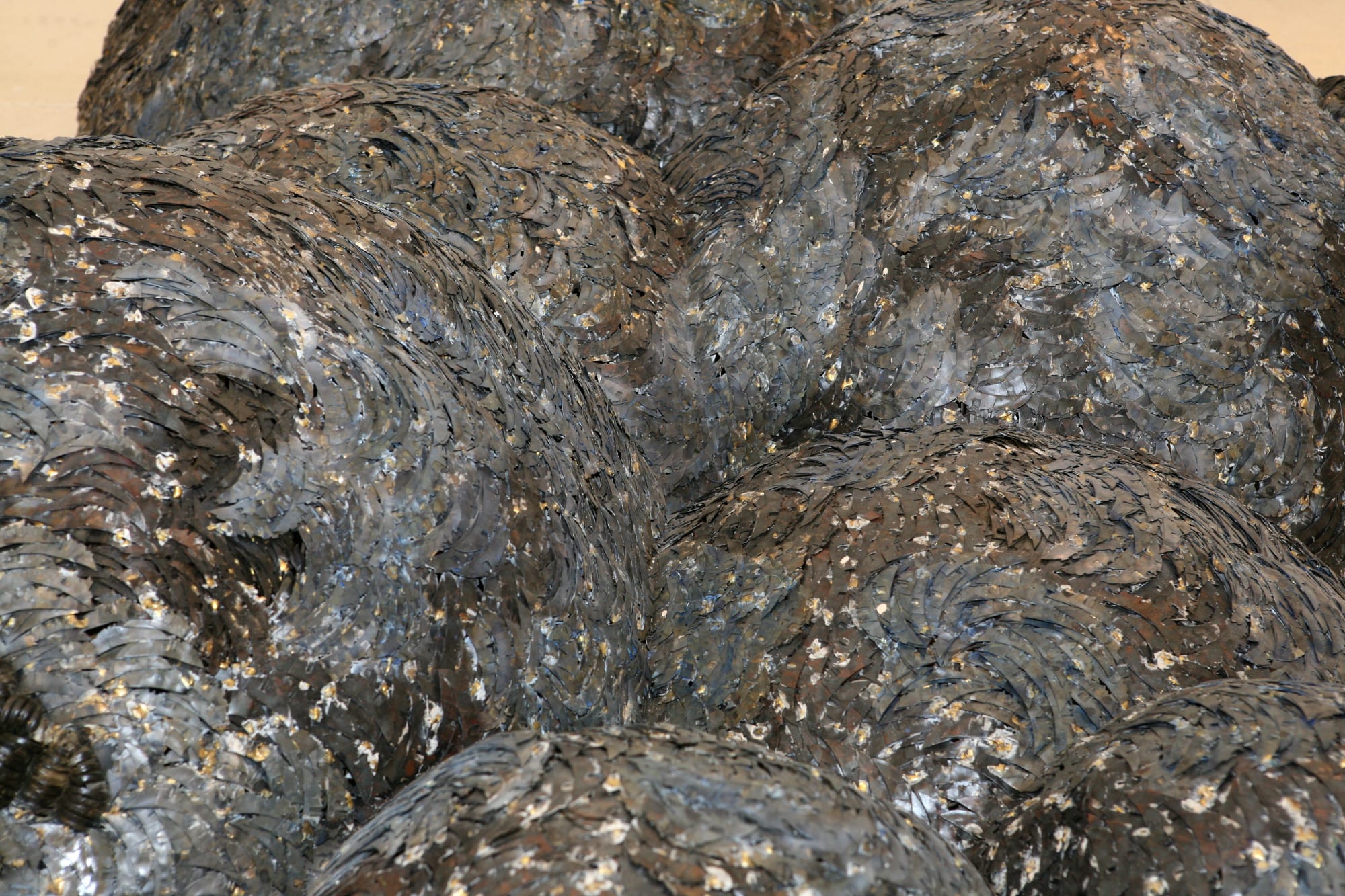 Sakshi Gupta, No Title, 2009 | Metal scrap, 227.5 x 265.5 x 31.5 cm | Detail