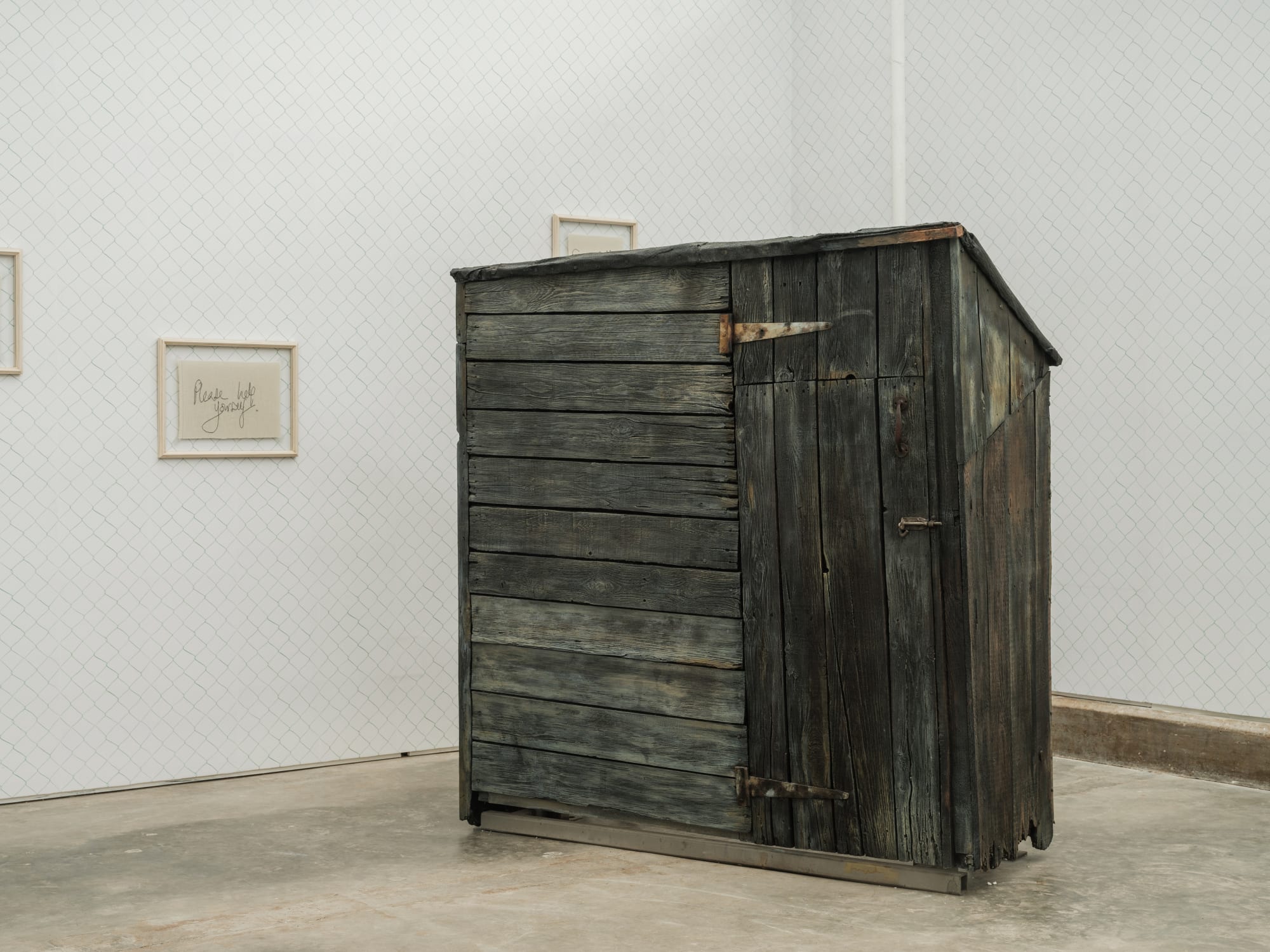 Des Hughes: Empty House