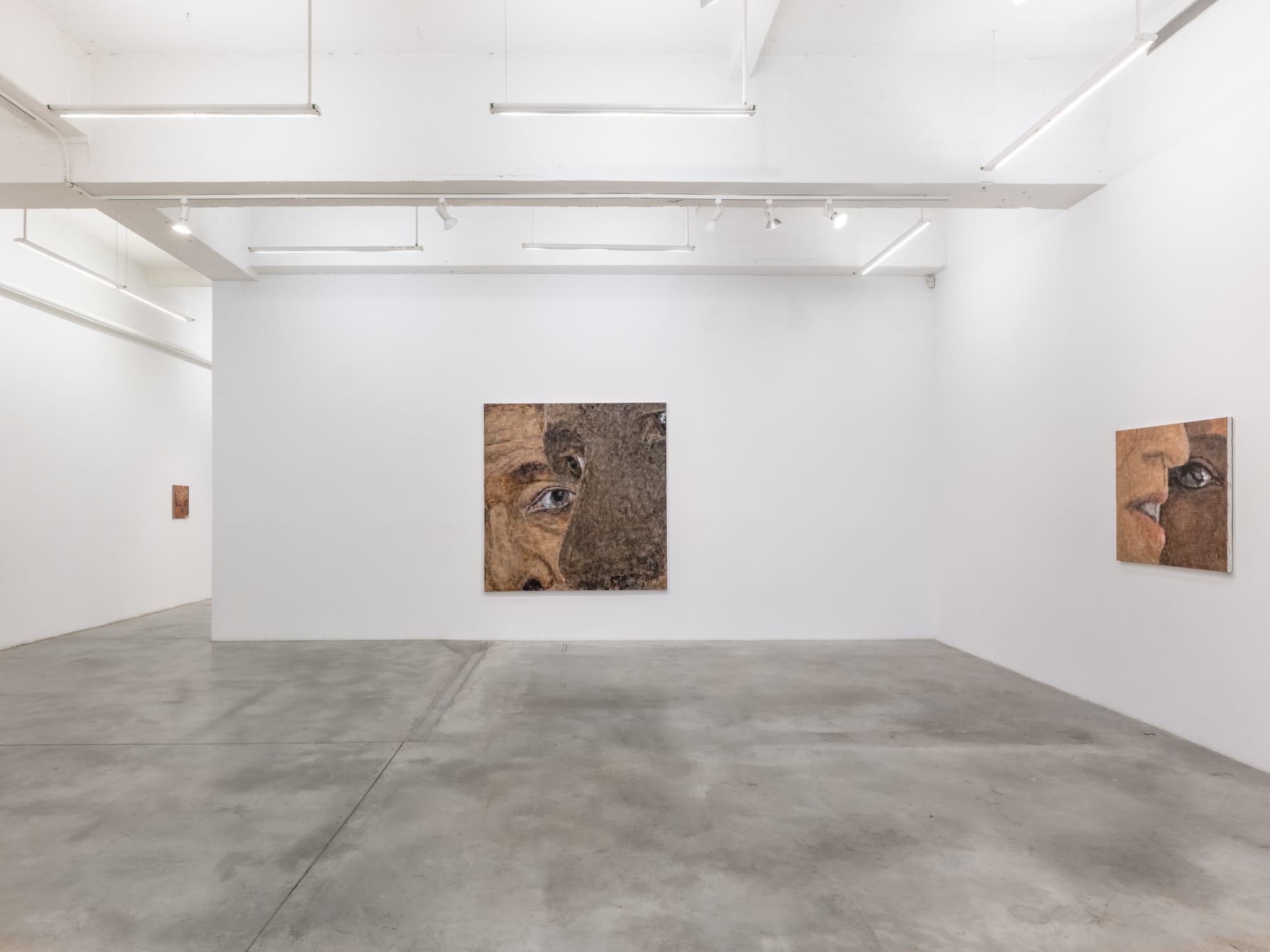 Kang Seok Ho: Hold Still