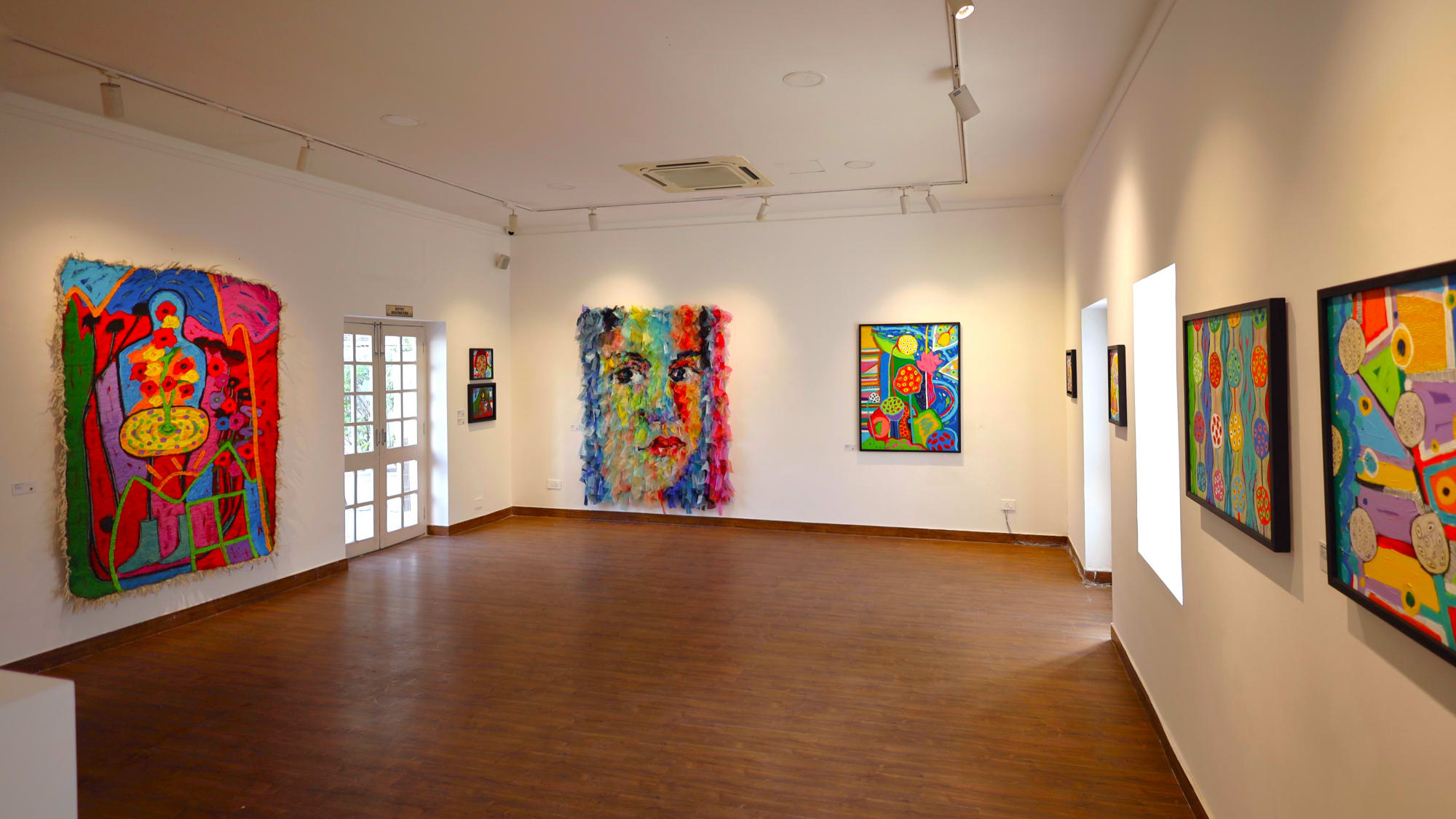 Ski(e)n: Re-membering through Performance and Thread