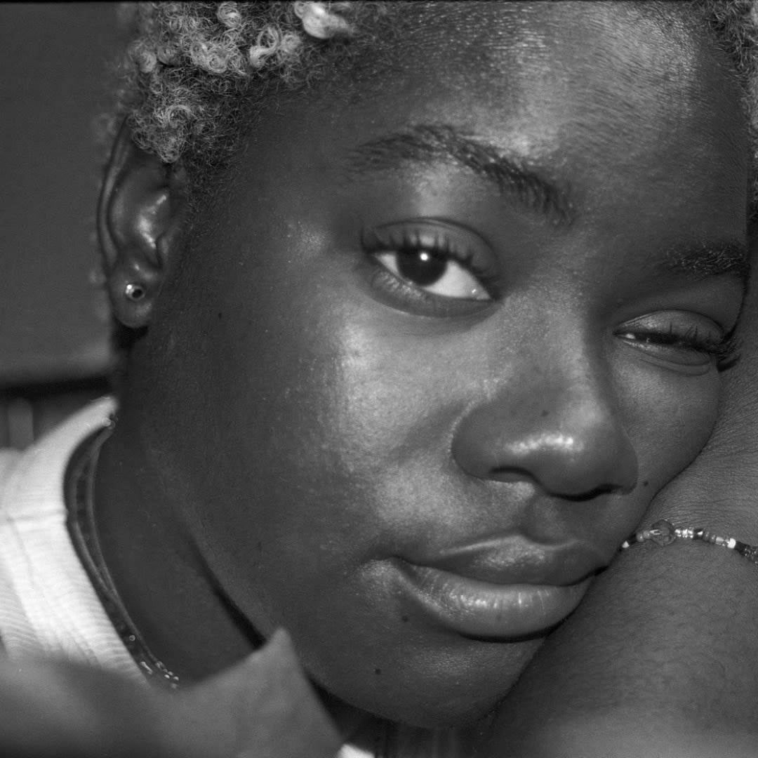 LET ME HOLD YOU, DROP-IN PORTRAIT 04.09.2022