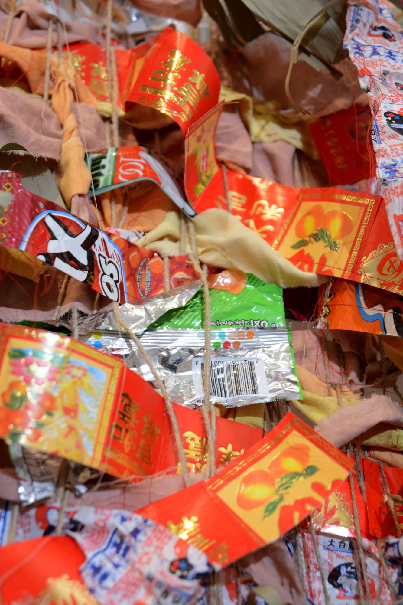 tejiendo el universo, jyu zau, universe (detail)