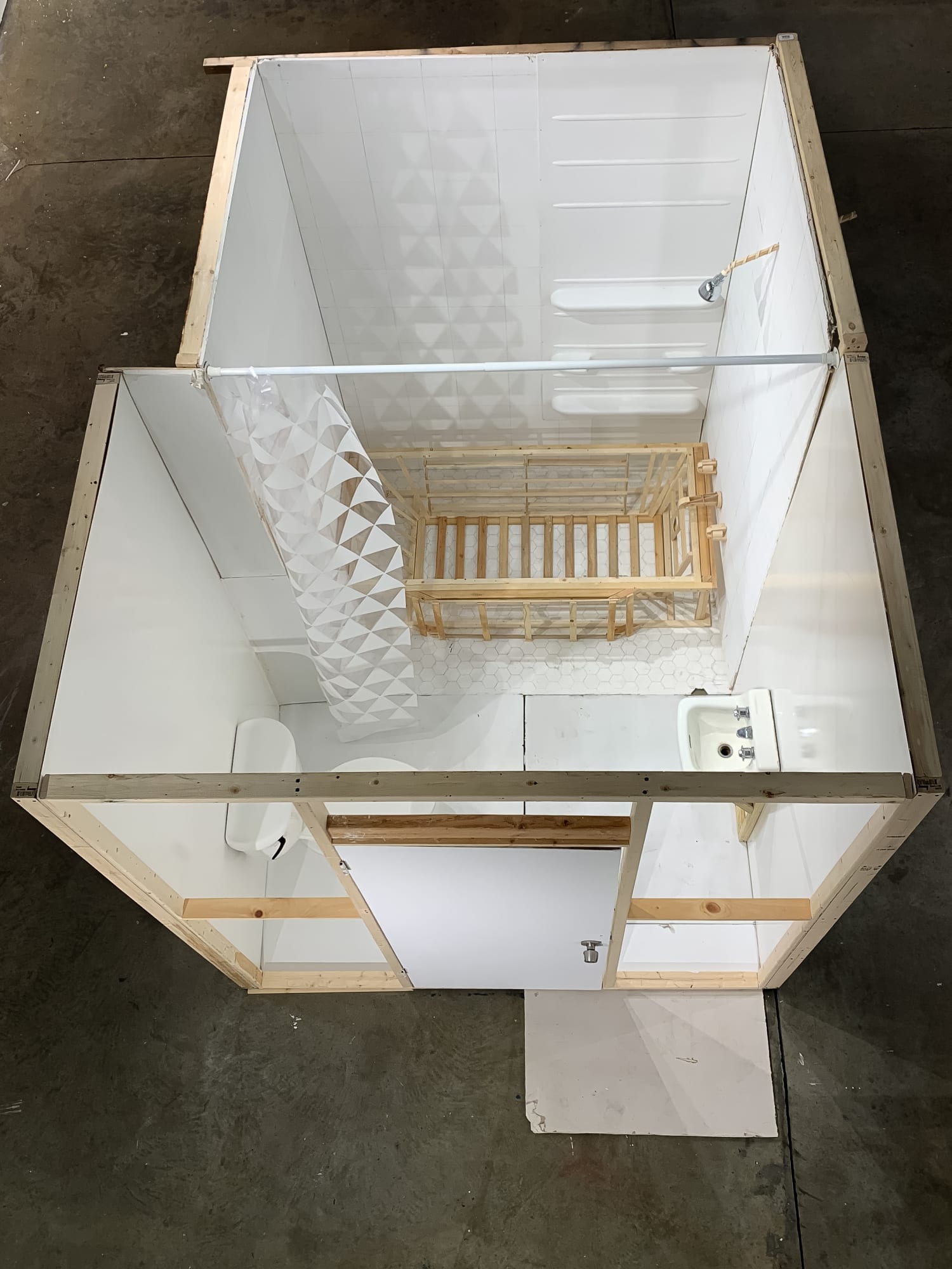 Opal Ecker DeRuvo Painting/Printmaking '22 Zoom-In Studio Times: Saturday, April 10: 3:30-5PM Add to your calendar > Zoom link to artist's studio >>