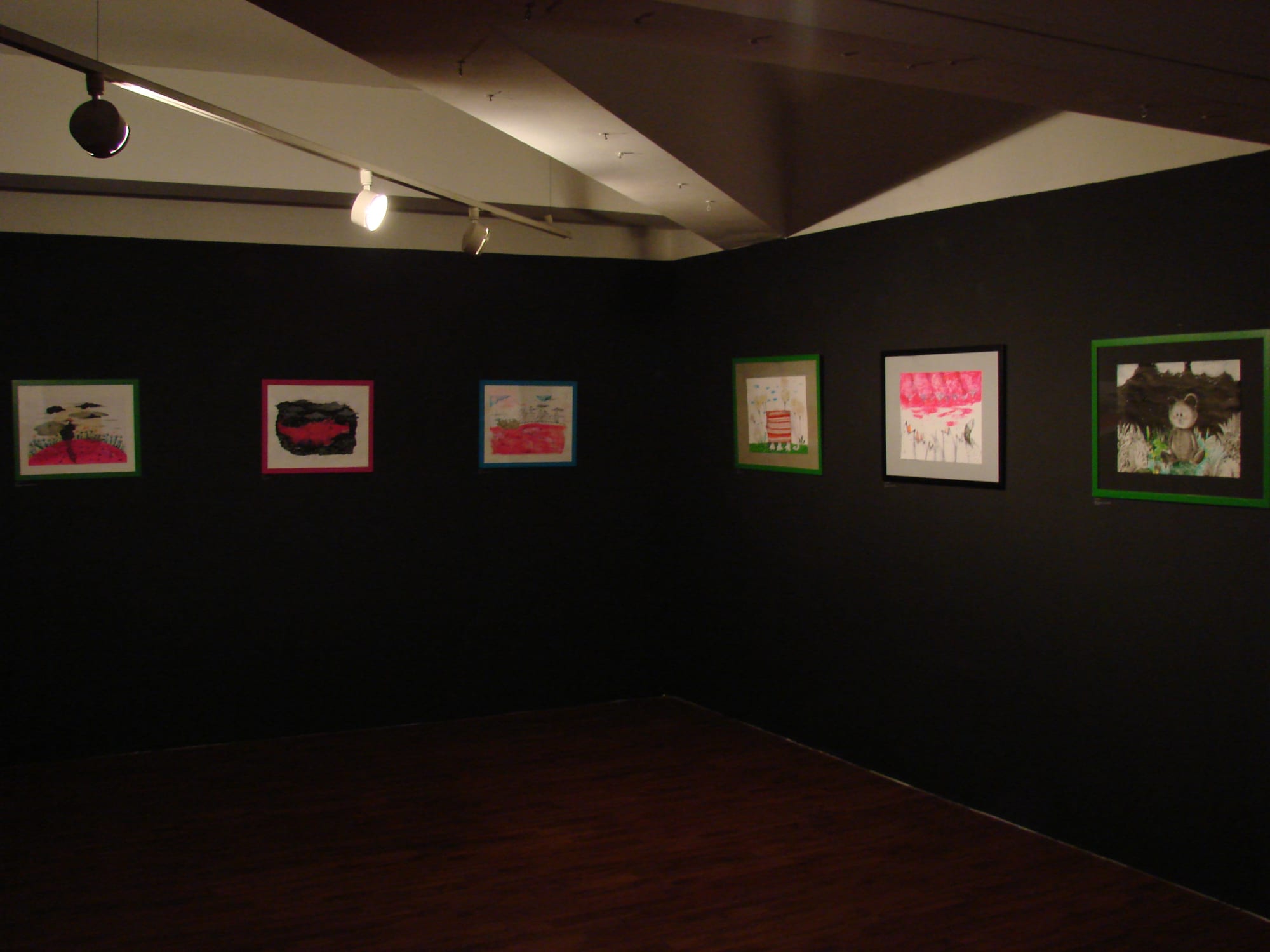 RALUCA ARNĂUTU: PHANTASMAGORIA