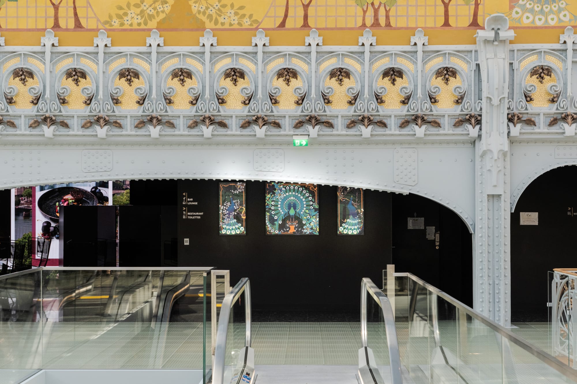 "Fūkō Hibi Arata" EXCALIBUR at La Samaritaine