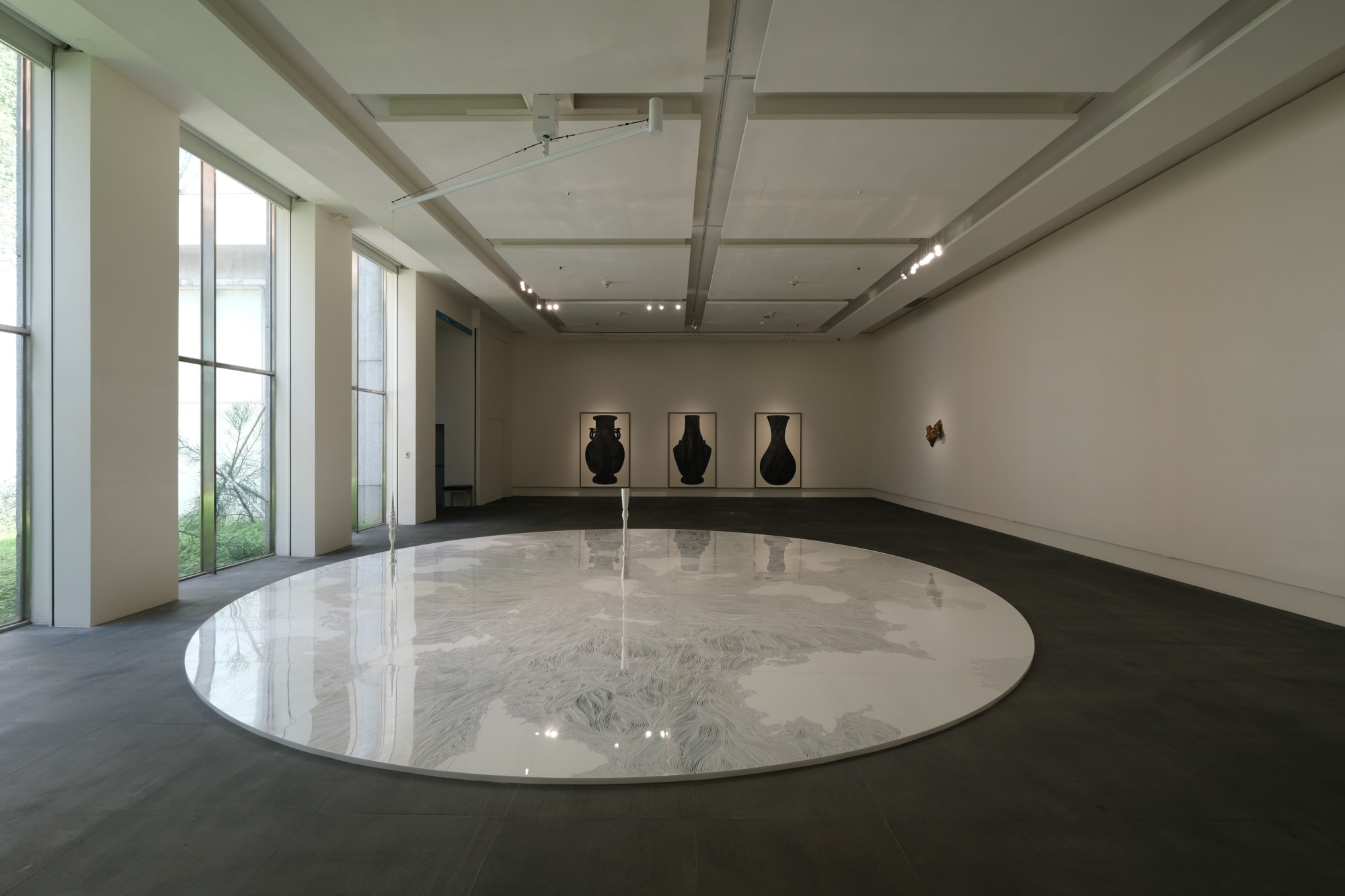 「存在の細語」 大卷伸嗣個展