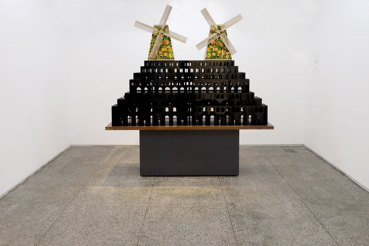 MASS INDIVIDUALISM: A FORM OF MULTITUDE