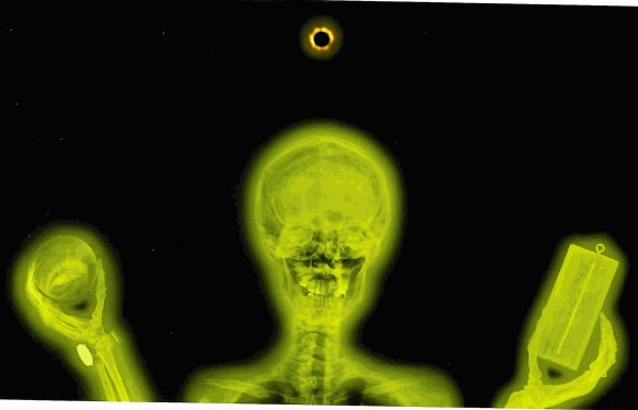 Alexander de Cadenet | Retrospective Book Launch x King Richard III Skull Portrait