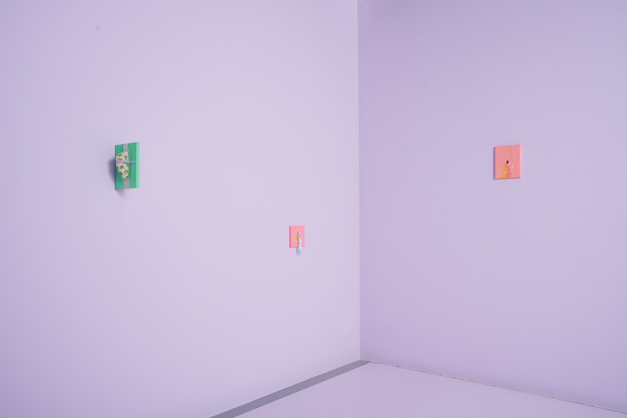 Stephanie Jane Burt: What is the current that presents a behaved waist?