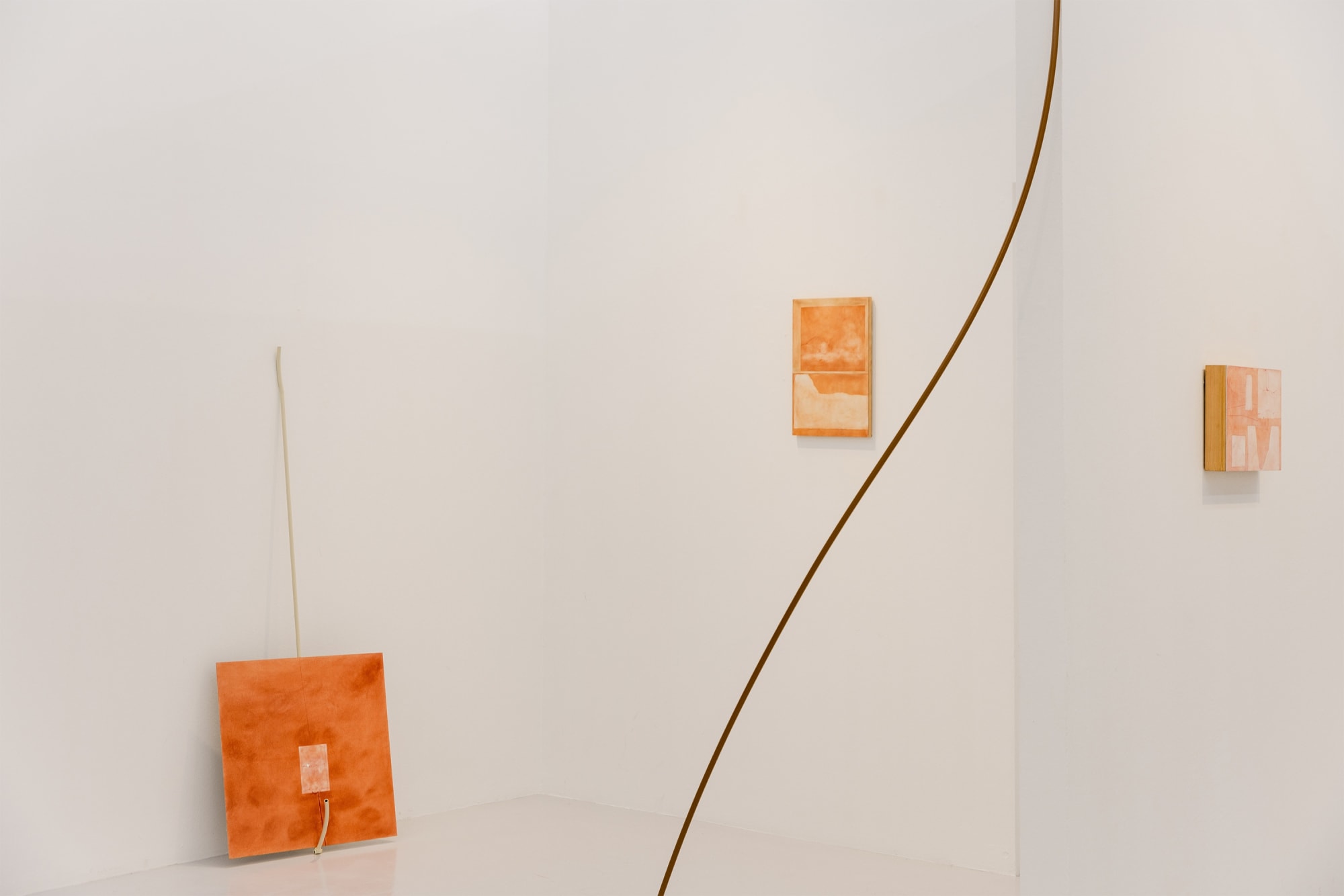 Entangled Attachments